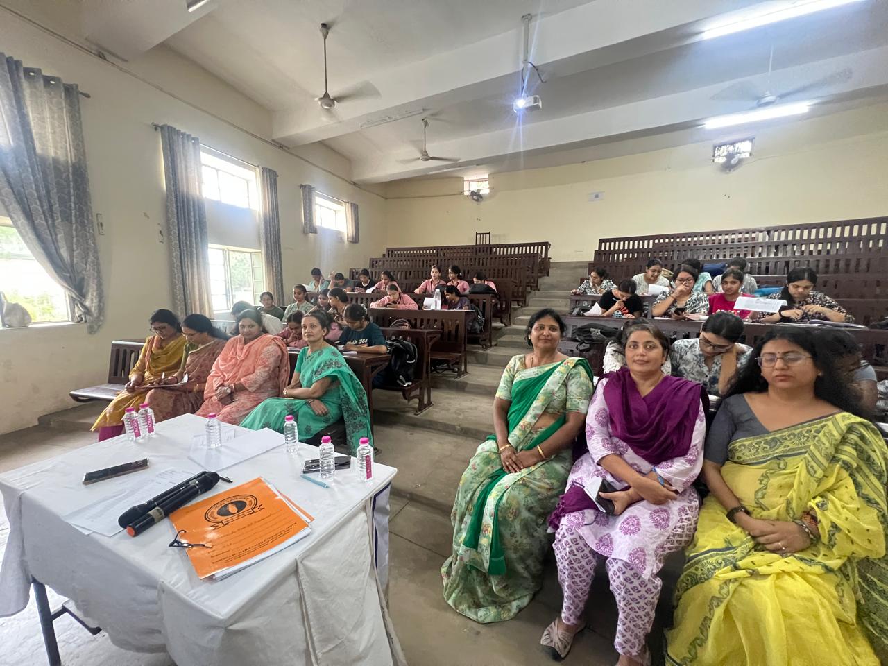 रिसर्च एंड डेवलपमेंट सेंटर द्वारा “समाचार से शोध तकः पढ़ें, प्रश्न करें, शोध करें” कार्यक्रम का आयोजन