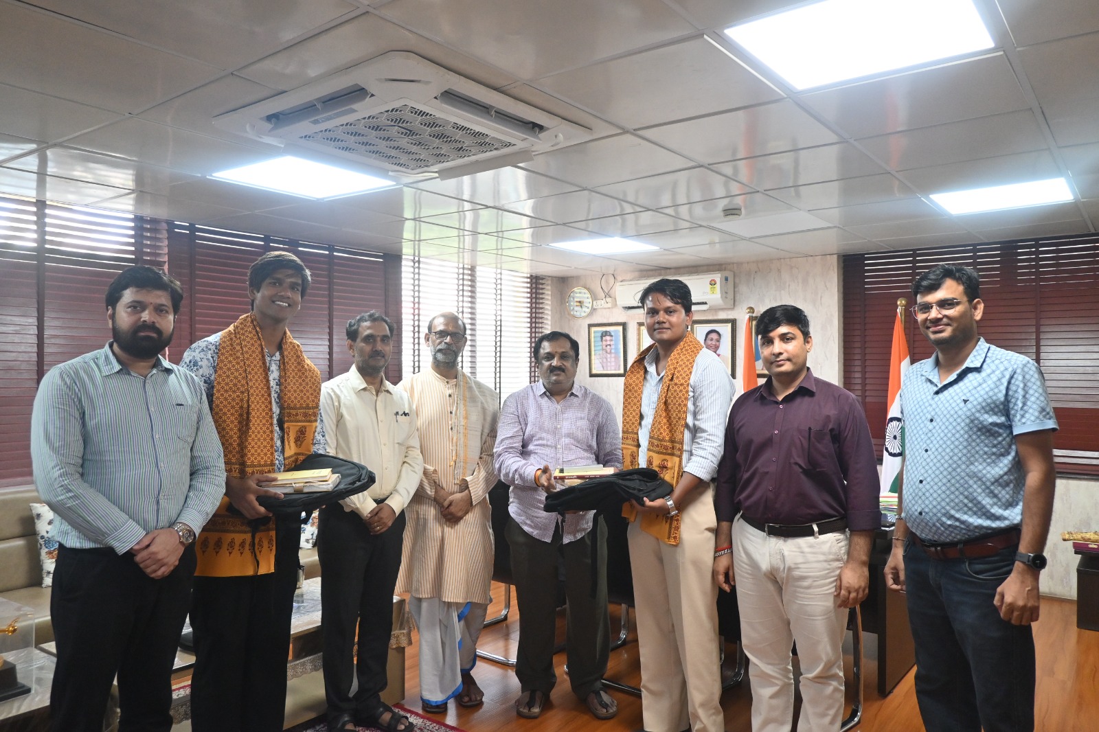 इटली से अंतरराष्ट्रीय अध्ययन पूर्ण कर लौटे केंद्रीय संस्कृत विश्वविद्यालय के छात्र