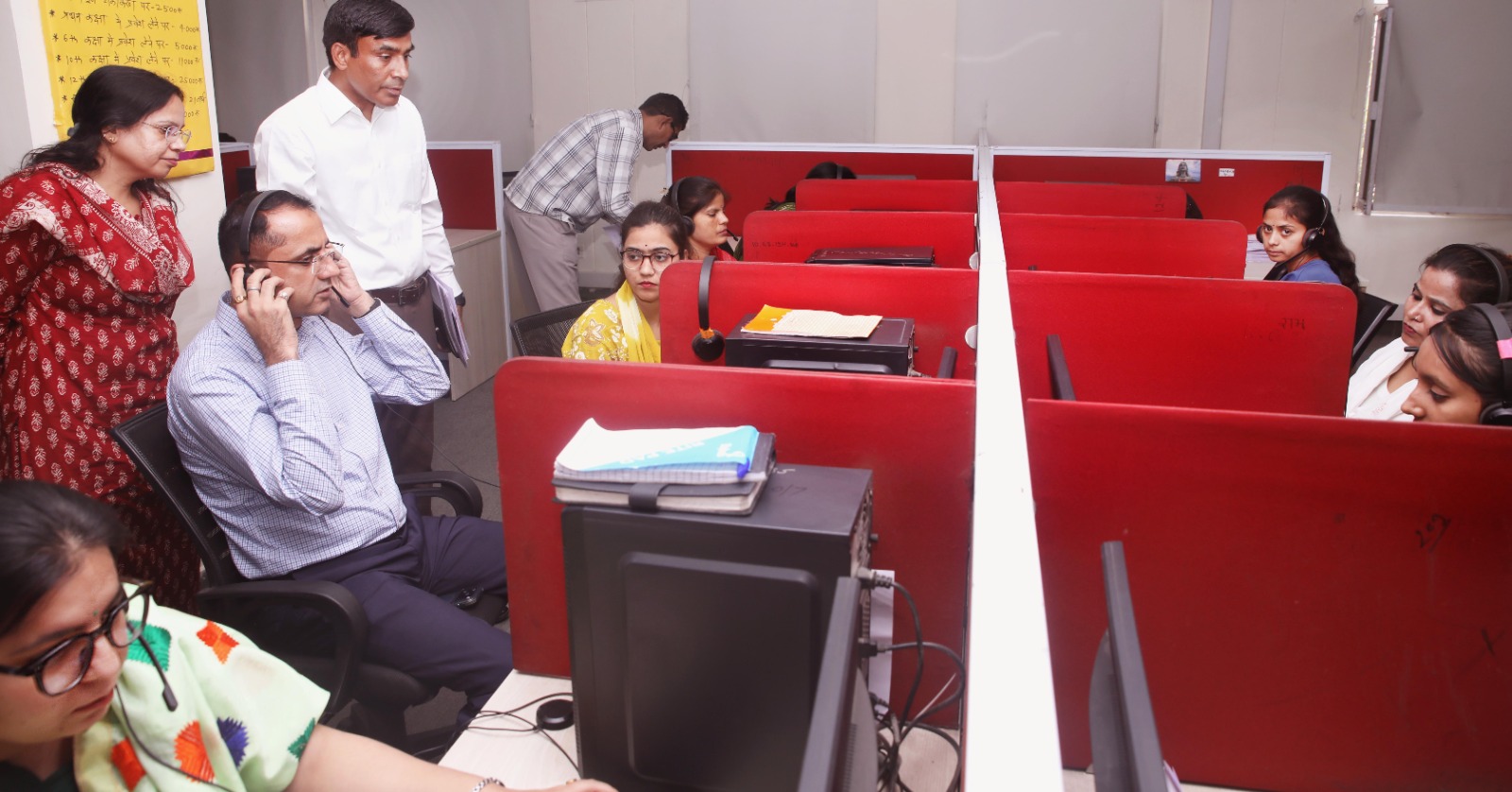 लापरवाही की शिकायत पर दो ग्राम विकास अधिकारियों को 17 सीसीए की चार्जशीट जारी करने के निर्देश’