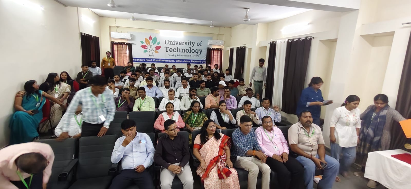 यूनिवर्सिटी ऑफ टेक्नोलॉजी वाटिका, जयपुर के फार्मेसी विभाग द्वारा स्वास्थ्य जागरूकता एवं परामर्श सत्र का आयोजन