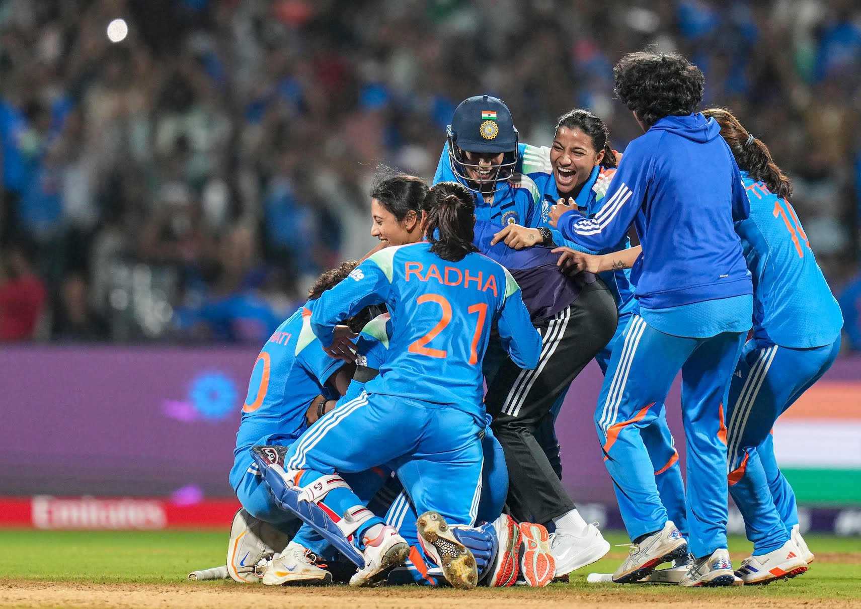 ऑस्ट्रेलिया को रुलाया, भारत की बेटियां खुशी के समंदर में डूबीं