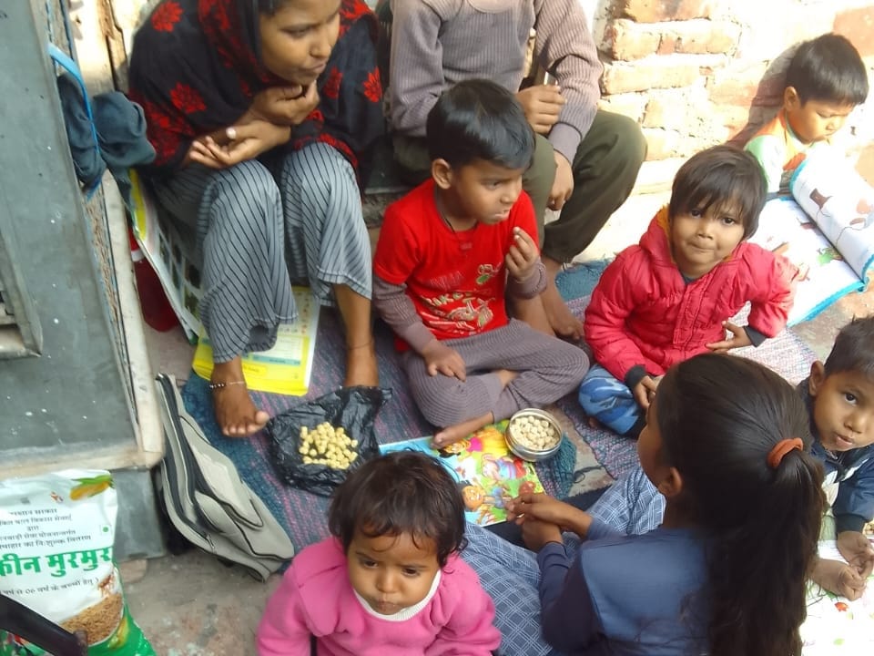 सर्दी में आंगनबाड़ी केंद्रों के अवकाश की मांग,कलेक्टर को भेजा ज्ञापन