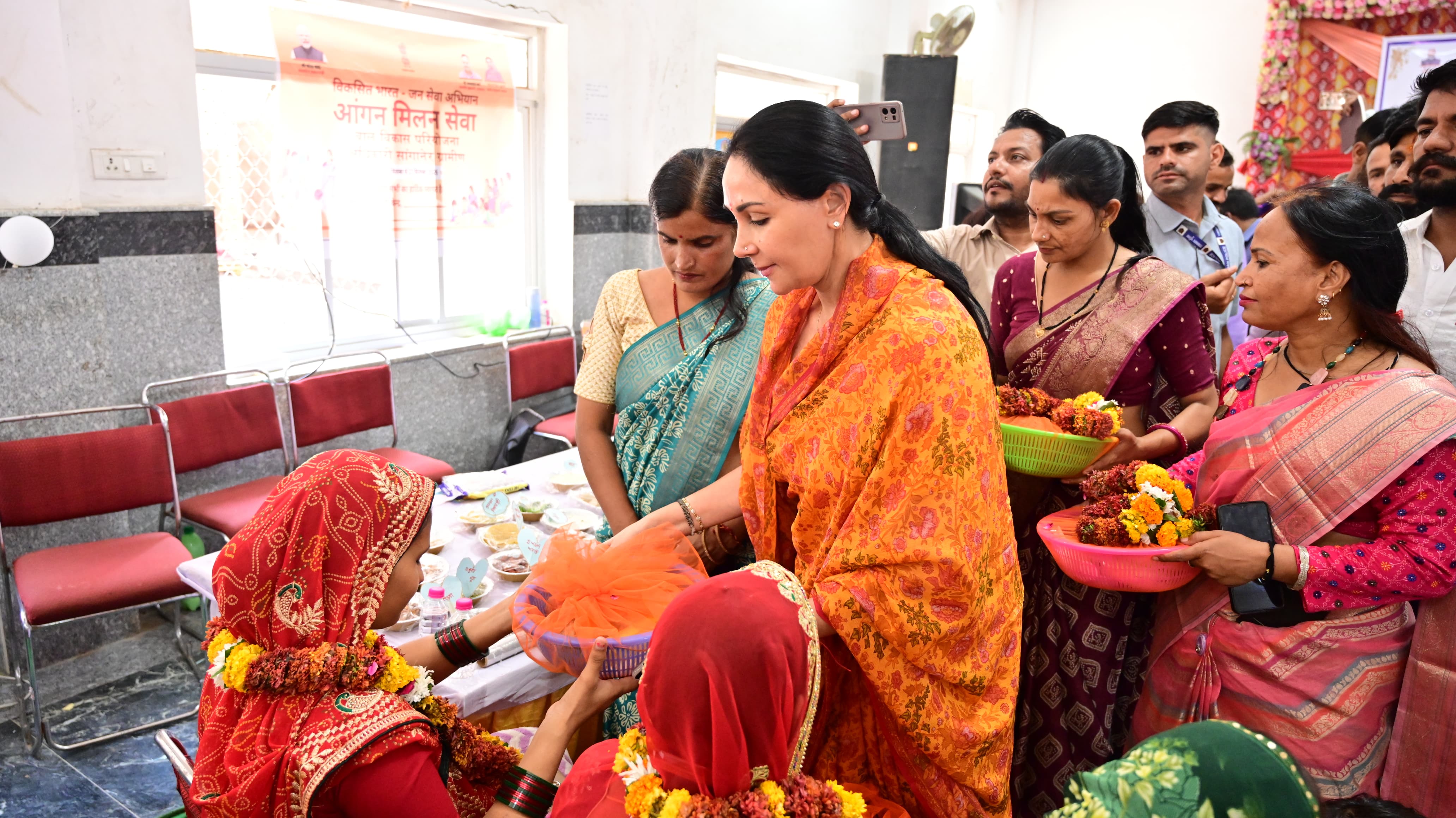 उपमुख्यमंत्री एवं महिला-बाल विकास मंत्री दिया कुमारी के मुख्य आतिथ्य में वाटिका में 'आंगन मिलन सेवा' का आयोजन, आंगनबाड़ी बहनों का किया सम्मान