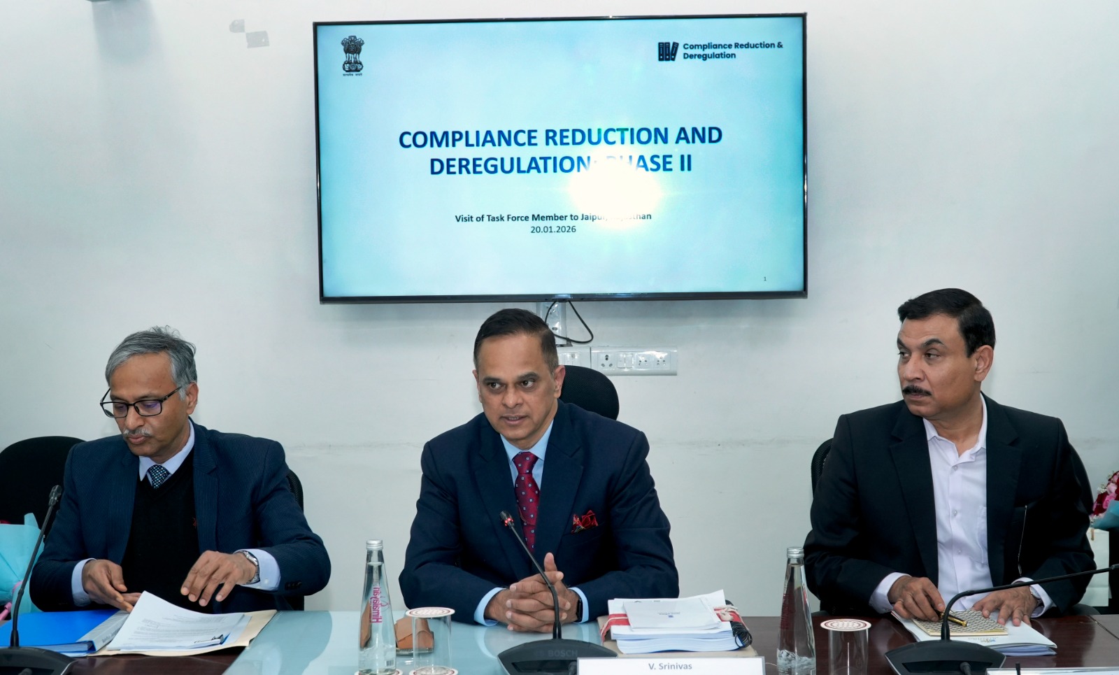 कंप्लायंस रिडक्शन एंड डी-रेगुलेशन फेज-2 के क्रियान्वयन के लिए  मुख्य सचिव के साथ भारत सरकार के प्रतिनि​धिमंडल की बैठक