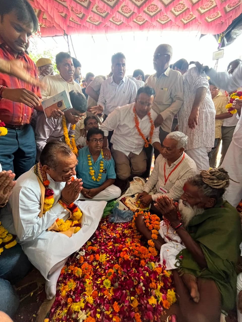 देवस्थान मंत्री जोराराम कुमावत ने पाली में किया संतों का सम्मान
