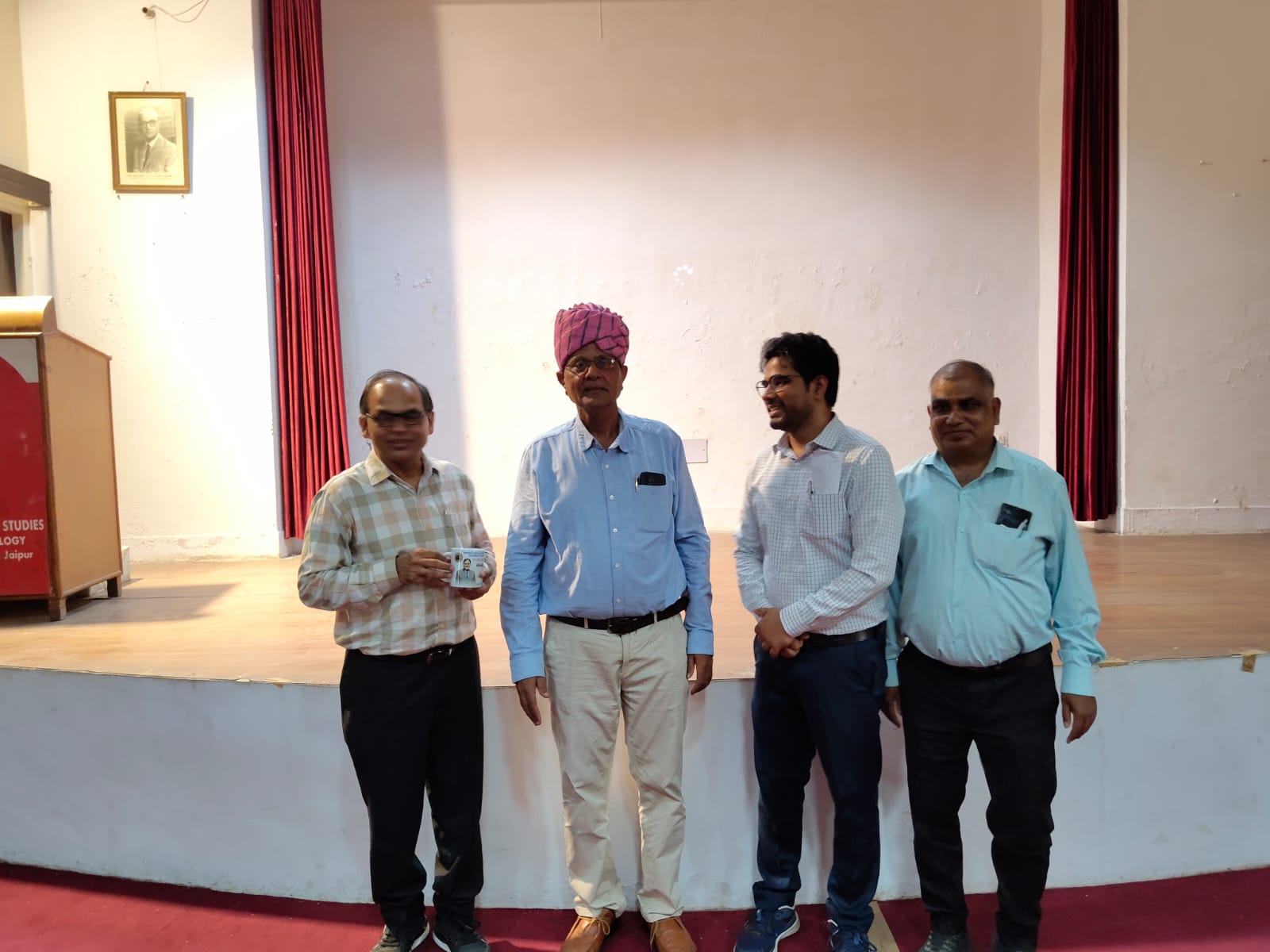 थार मरुस्थल में बदलती पारिस्थितिकी से घट रही चमगादड़ों की संख्या: विश्व पर्यावरण दिवस पर राजस्थान विश्वविद्यालय में विशेष व्याख्यान आयोजित