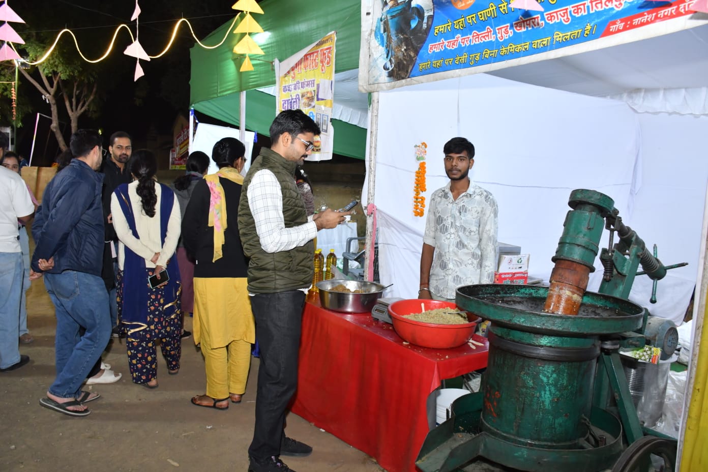 जयपुर में पारंपरिक स्वाद का संगम — चौधरी तेल घानी उद्योग के देसी उत्पादों ने खींचा ध्यान