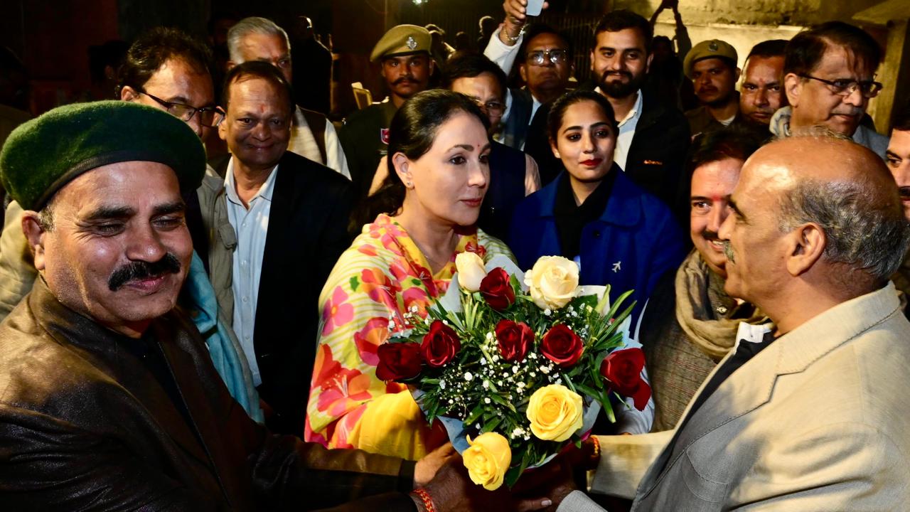 उपमुख्यमंत्री दिया कुमारी की उपस्थिति में पतंग उत्सव के दूसरे चरण में हुई भव्य आतिशबाजी और आसमान में जगमगाई उड़ती हुई लालटेन