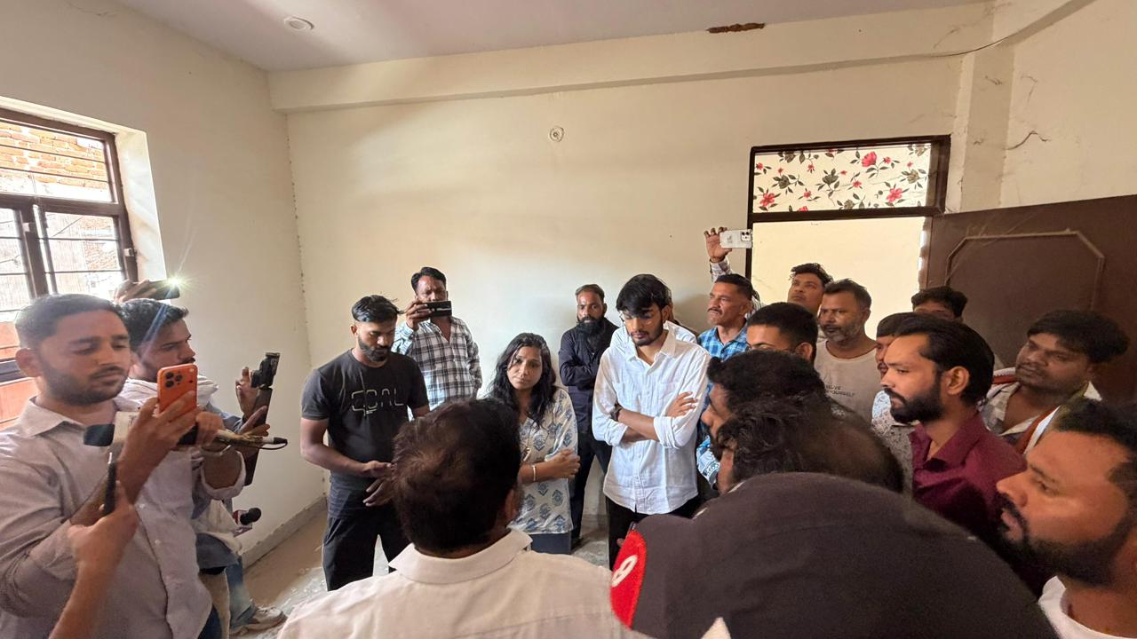 शास्त्री नगर भट्टा बस्ती में CJP टीम ने किया राजकीय प्राथमिक विद्यालयों का निरीक्षण, प्रशासन को 7 दिन का अल्टीमेटम