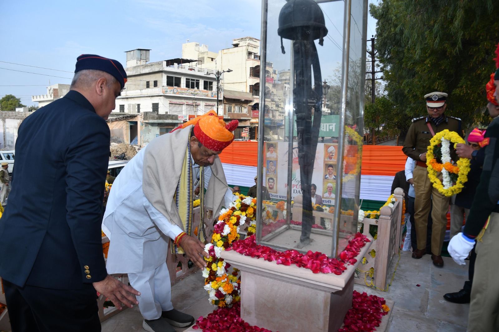 पाली में कैबिनेट मंत्री जोराराम कुमावत ने राष्ट्रीय ध्वज फहराया