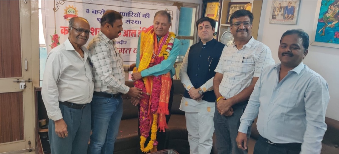 सीएआईटी  के तीसरी बार निर्विरोध राष्ट्रीय उपाध्यक्ष चुने जाने पर विभिन्न व्यापारी संगठनों द्वारा रमेश गुप्ता का भव्य स्वागत