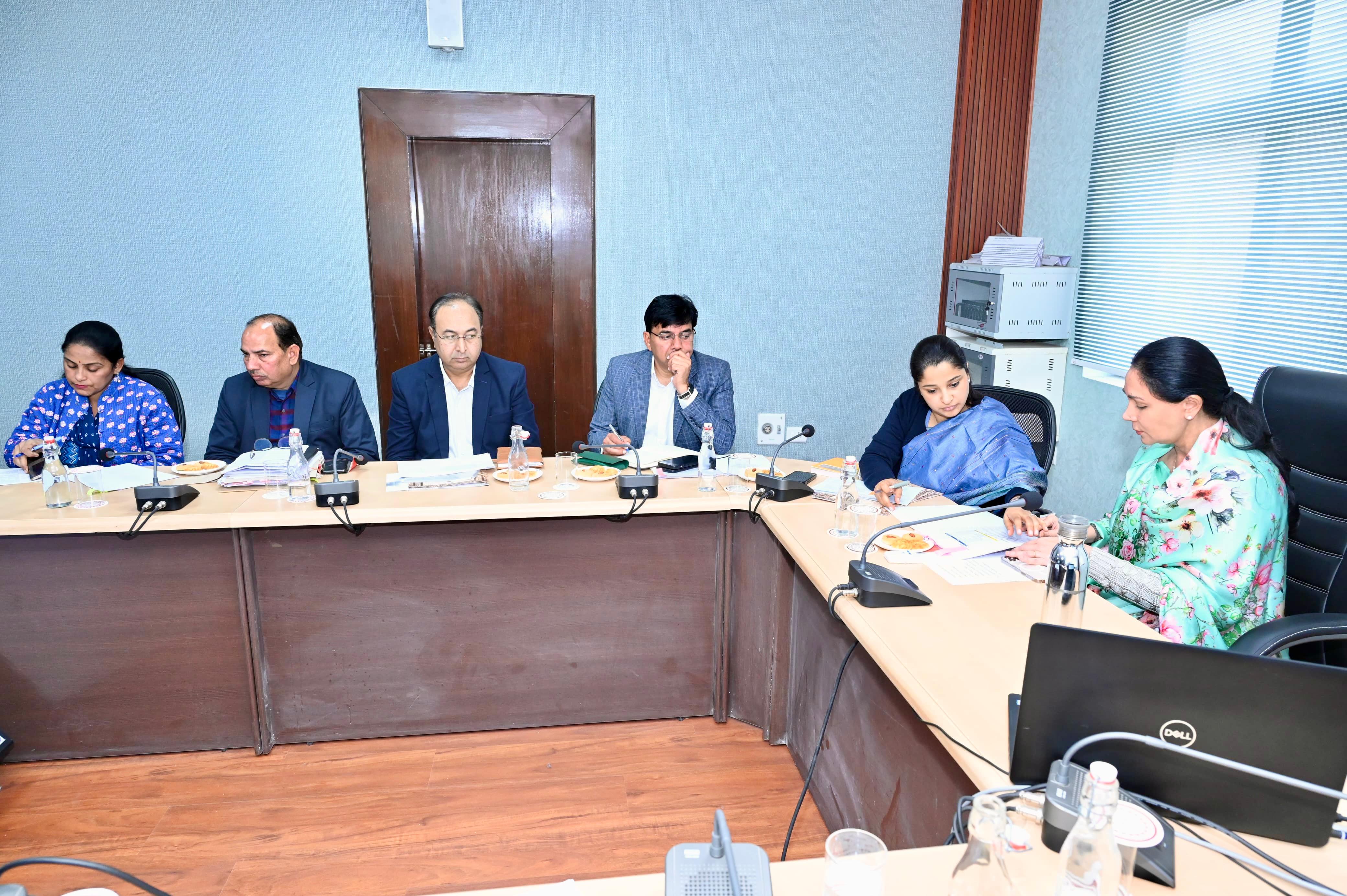 एयर कनेक्टिविटी के विस्तार से राज्य में पर्यटक आगमन को लग सकते हैं पंख- उपमुख्यमंत्री दिया कुमारी