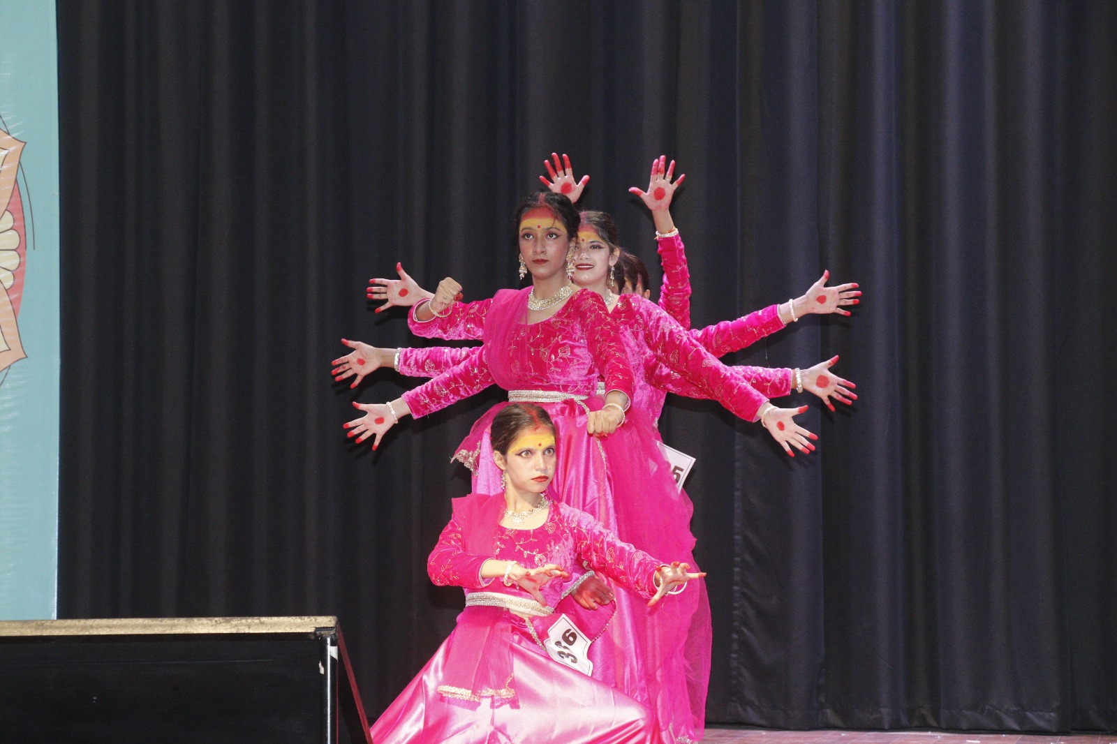 पश्चिम मध्य क्षेत्रीय युवमहोत्सव 2025  प्रतिभा और परंपरा का संगम विभिन्न राज्यो के दलो ने समूह नृत्य से बाँधा समा