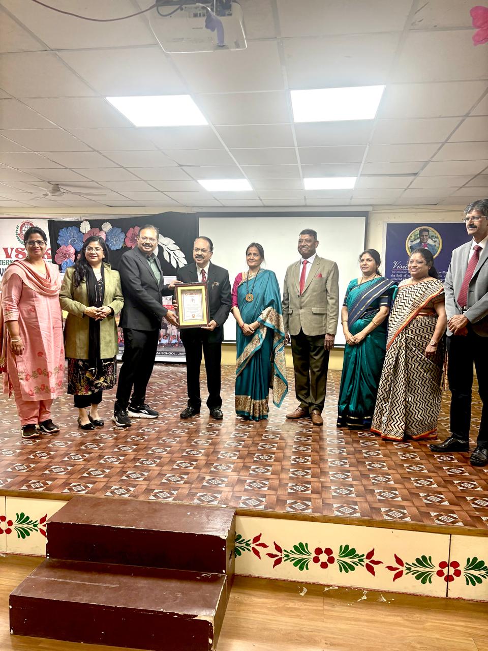 कायस्थ चैरिटेबल ट्रस्ट ने प्रदान किया लाइफ टाइम अचीवमेंट अवार्ड