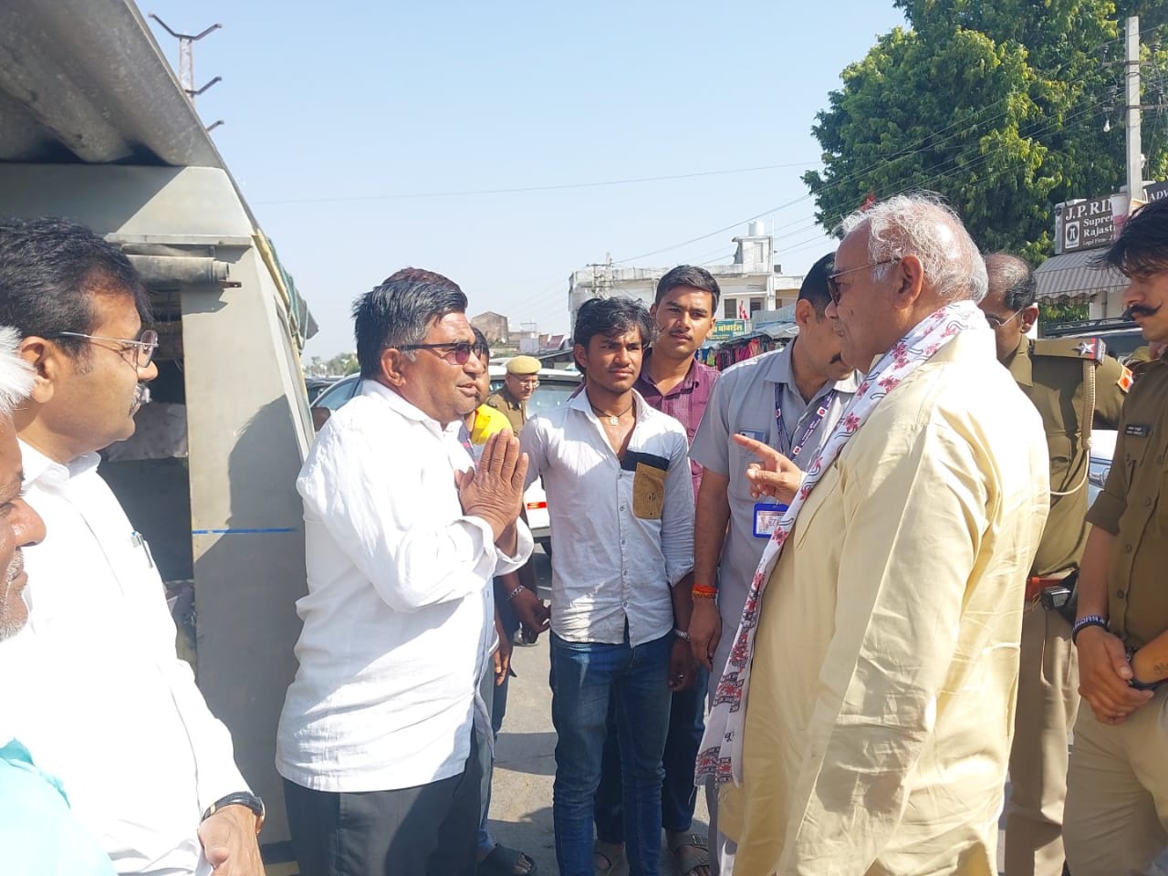 पंचायत राज मंत्री ने किया 2 ग्राम पंचायत का औचक निरीक्षण, अतिरिक्त मुख्य कार्यकारी अधिकारी को दिए जांच कर रिपोर्ट प्रस्तुत करने के निर्देश