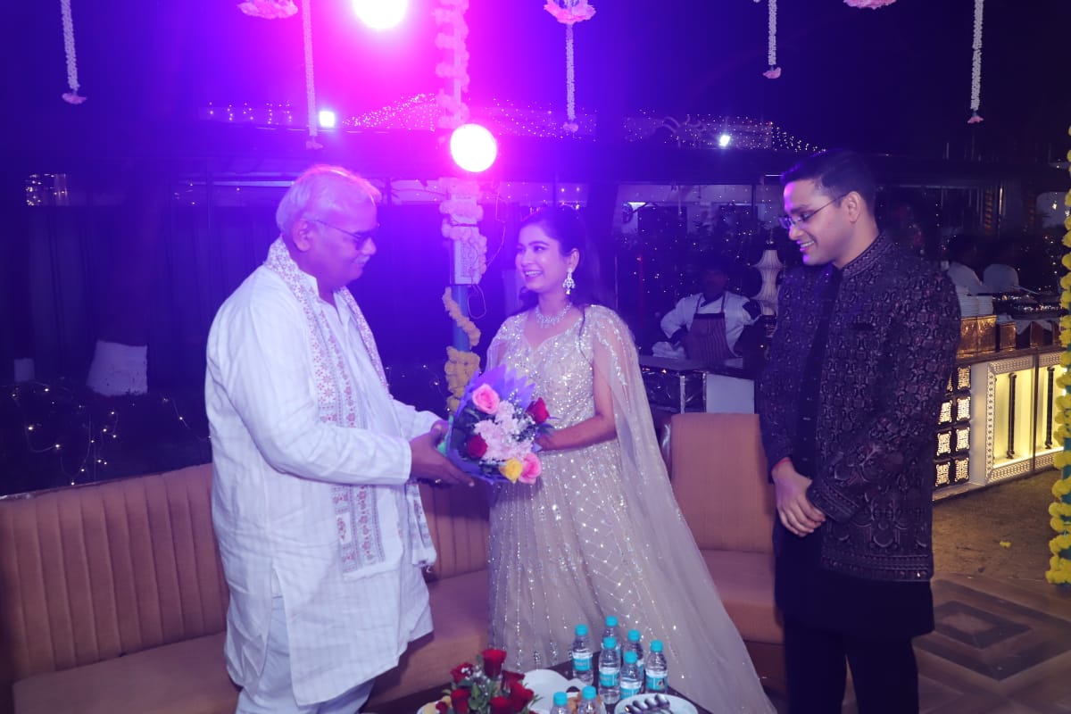 कोटा ग्रामीण जिले के पुलिस अधीक्षक सुजीत शंकर के विवाह समारोह में पहुंचे शिक्षा मंत्री मदन दिलावर
