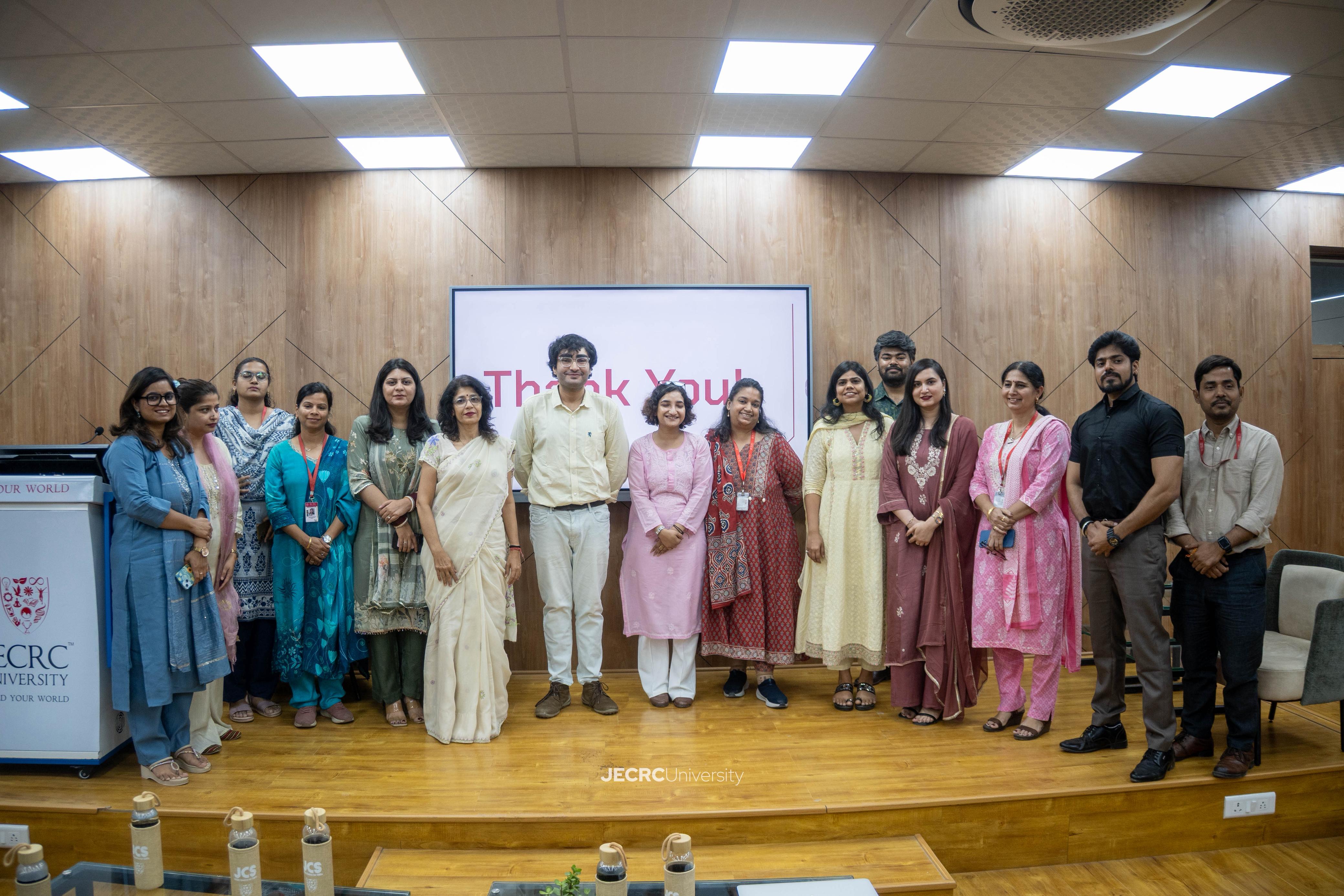 स्टूडेंट्स की कम्युनिकेशन स्किल्स और क्रिएटिविटी को निखारने के लिए ‘लिट कार्निवल’ का आयोजन