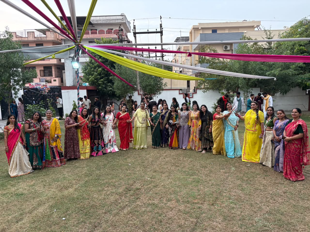 दीपशिखा कॉलेज में ‘फ्यूज़न फेस्ट 2026’ का भव्य समापन, डांडिया नाइट में विद्यार्थियों ने किया गरबा-डांडिया का शानदार प्रदर्शन