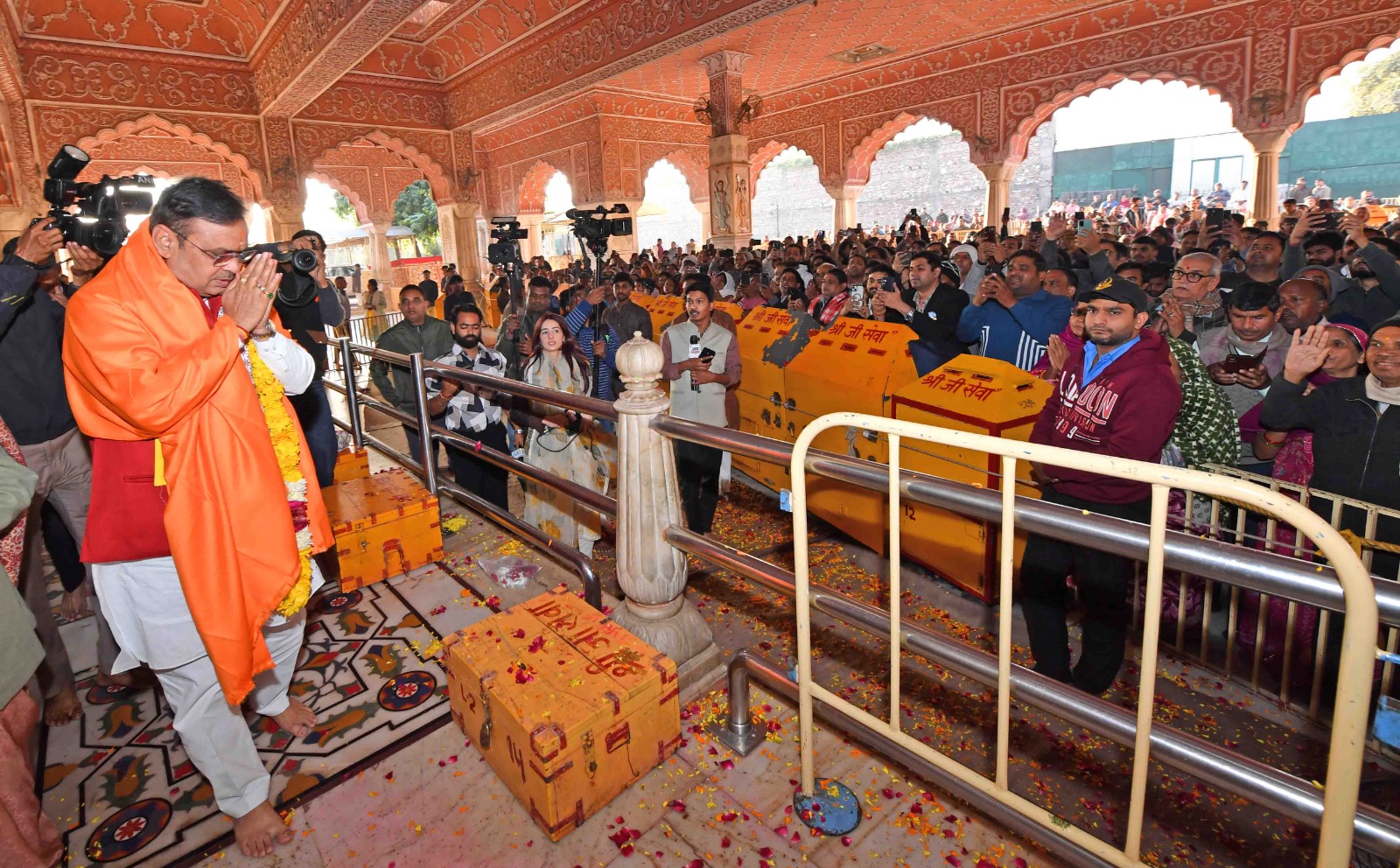 मुख्यमंत्री भजनलाल शर्मा ने मोती डूंगरी श्री गणेश मंदिर एवं श्री गोविंद देव जी मंदिर में दर्शन कर की पूजा-अर्चना