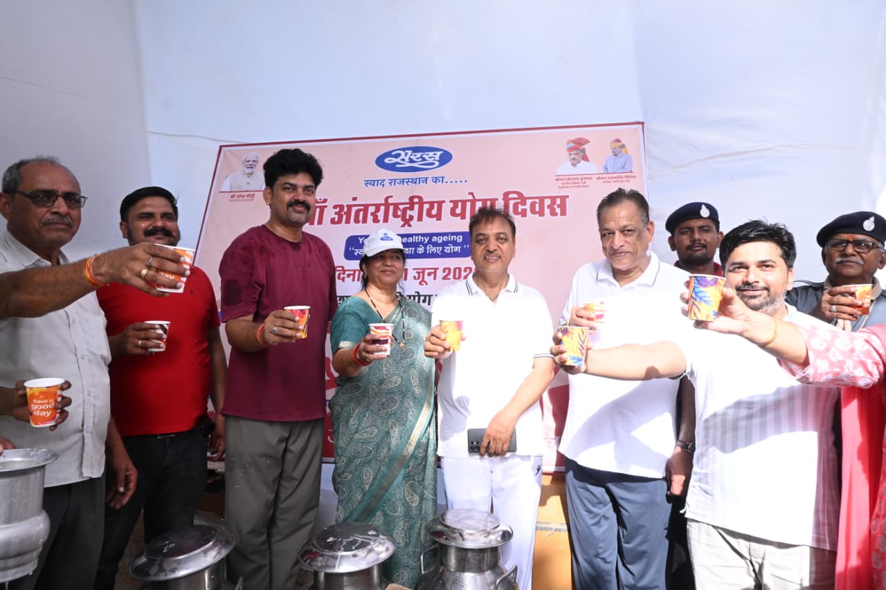 पाली में योगमय हुई सुबह : कैबिनेट मंत्री जोराराम कुमावत ने किया योगाभ्यास