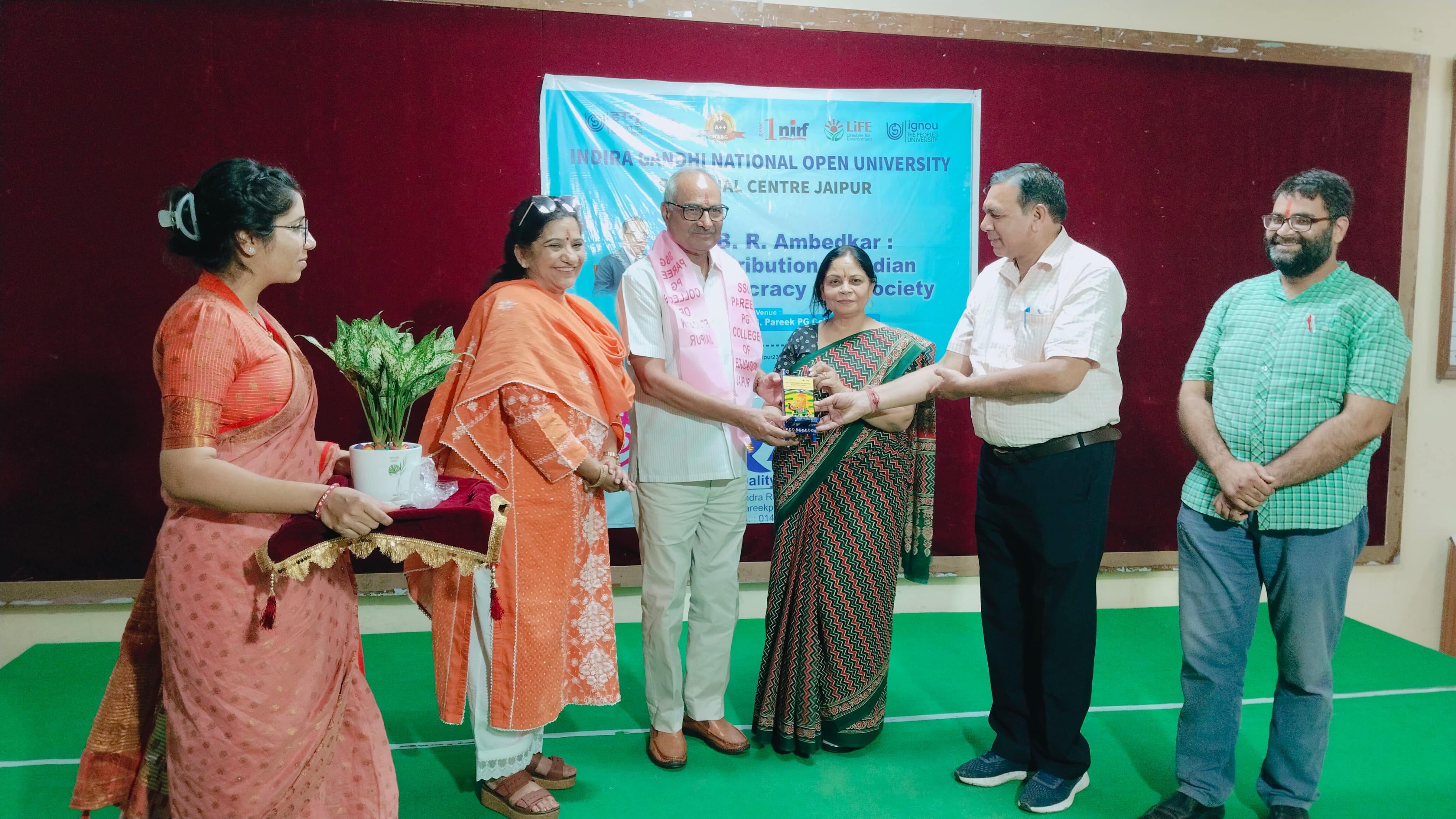 सफलता का कोई शॉर्टकट नहीं, एकाग्र अध्ययन ही प्रगति का आधार: डॉ. आर.एस. बारेठ