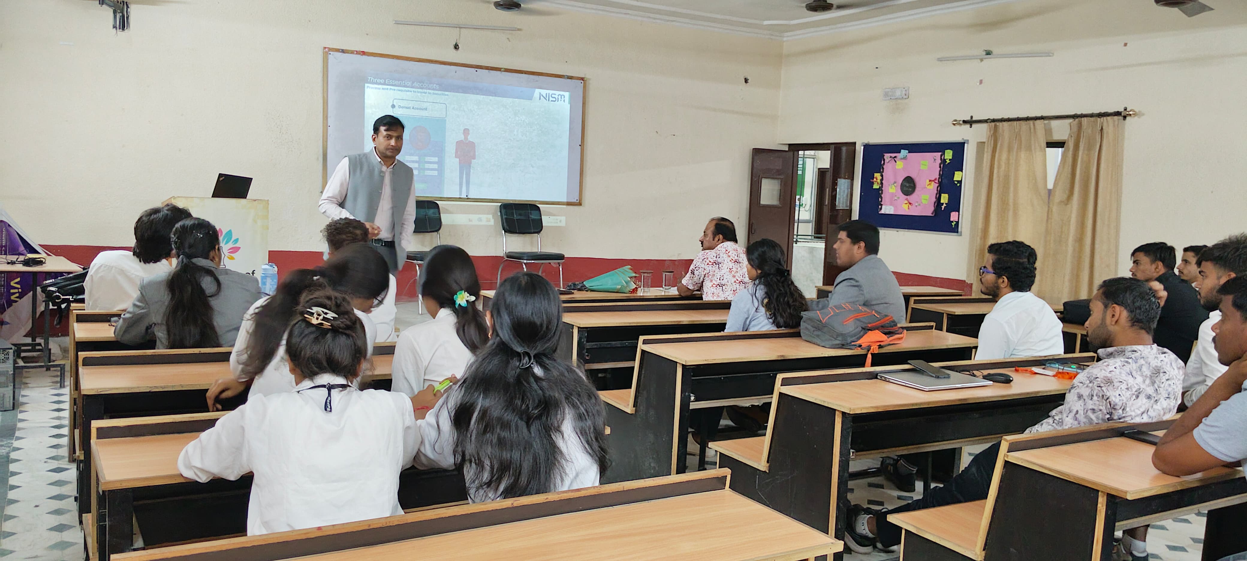 यूनिवर्सिटी ऑफ टेक्नोलॉजी, जयपुर द्वारा दीपशिखा कैंपस में एनआईएसएम सर्टिफिकेशन कार्यशाला आयोजित
