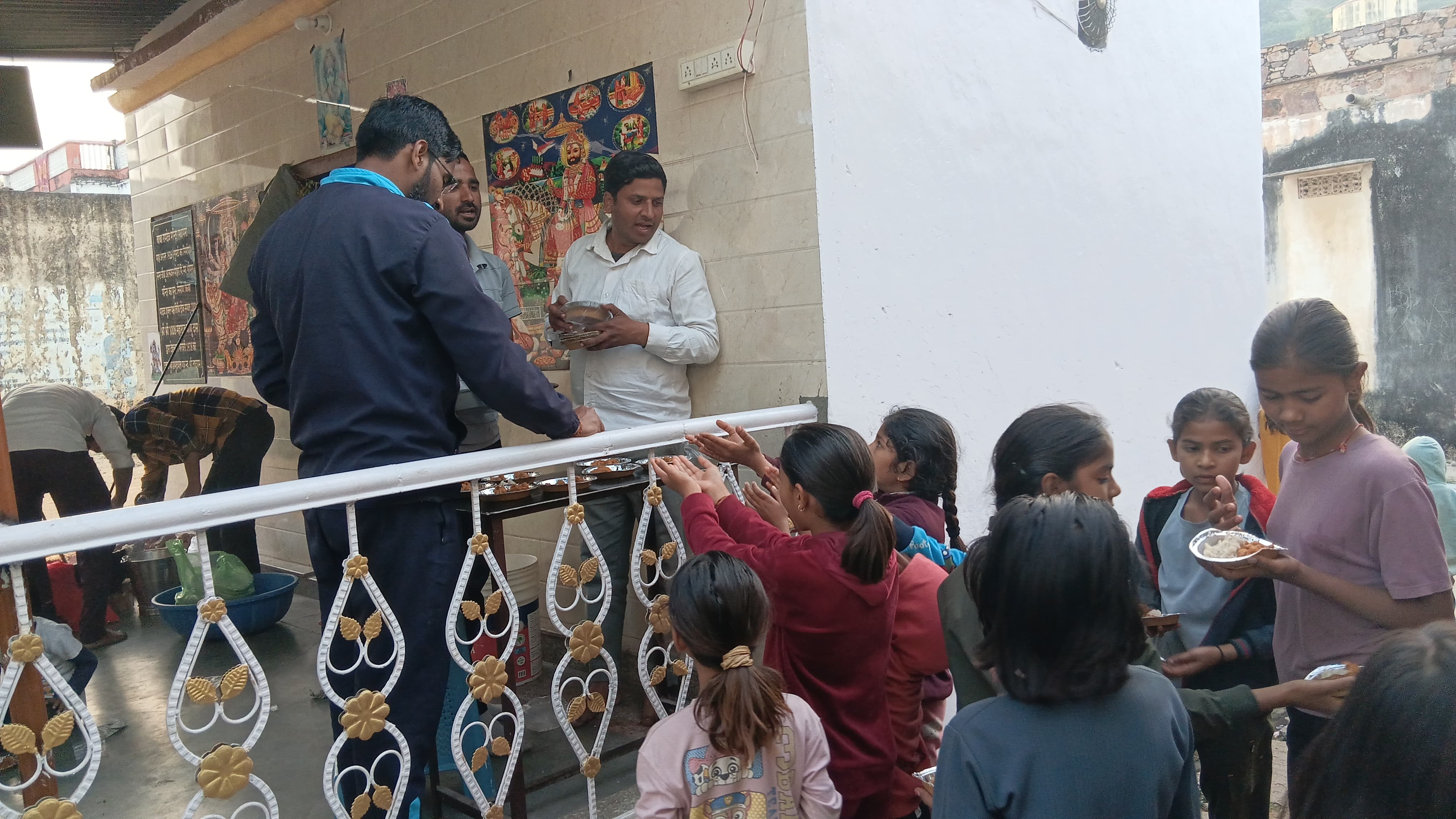 बिदारा के रामदेव मंदिर में मना पौषबड़ा महोत्सव,बांटी प्रसादी