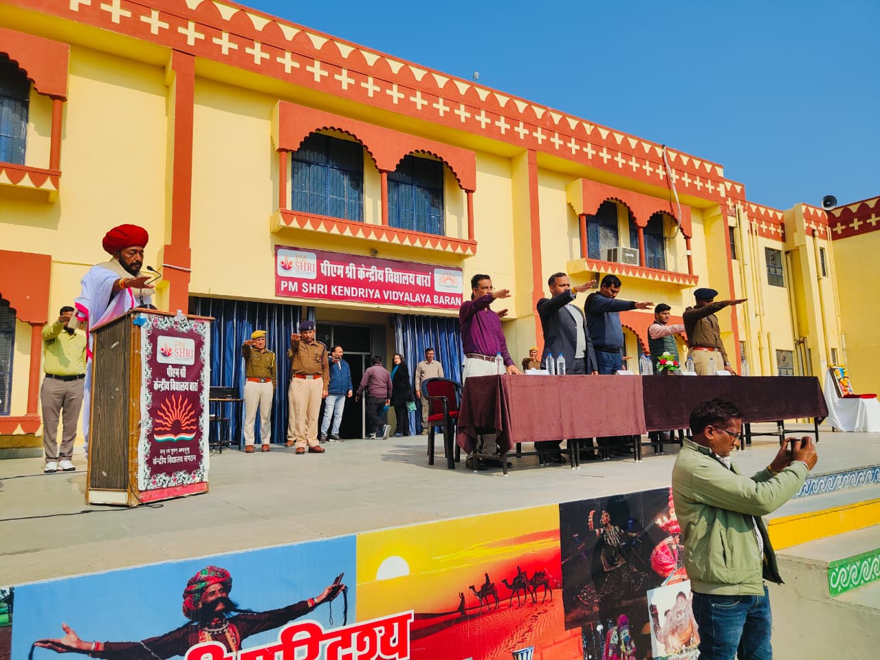 बजट लक्ष्यों की प्राप्ति में संवेदनशीलता से करें अधिकारी कार्य- बारां प्रभारी मंत्री