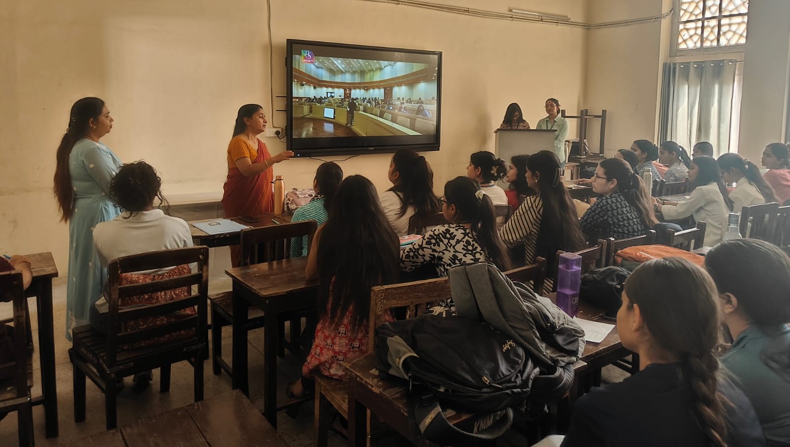 सिविल सेवा दिवस पर आधारित प्रश्नोत्तरी का आयोजन किया