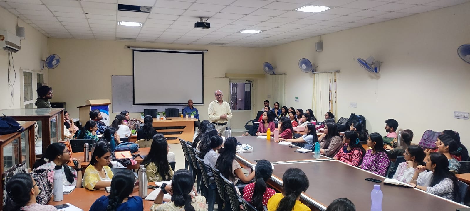 राजस्थान विश्वविद्यालय के मनोविज्ञान विभाग में हिप्नोथेरेपी पर कार्यशाला का आयोजन