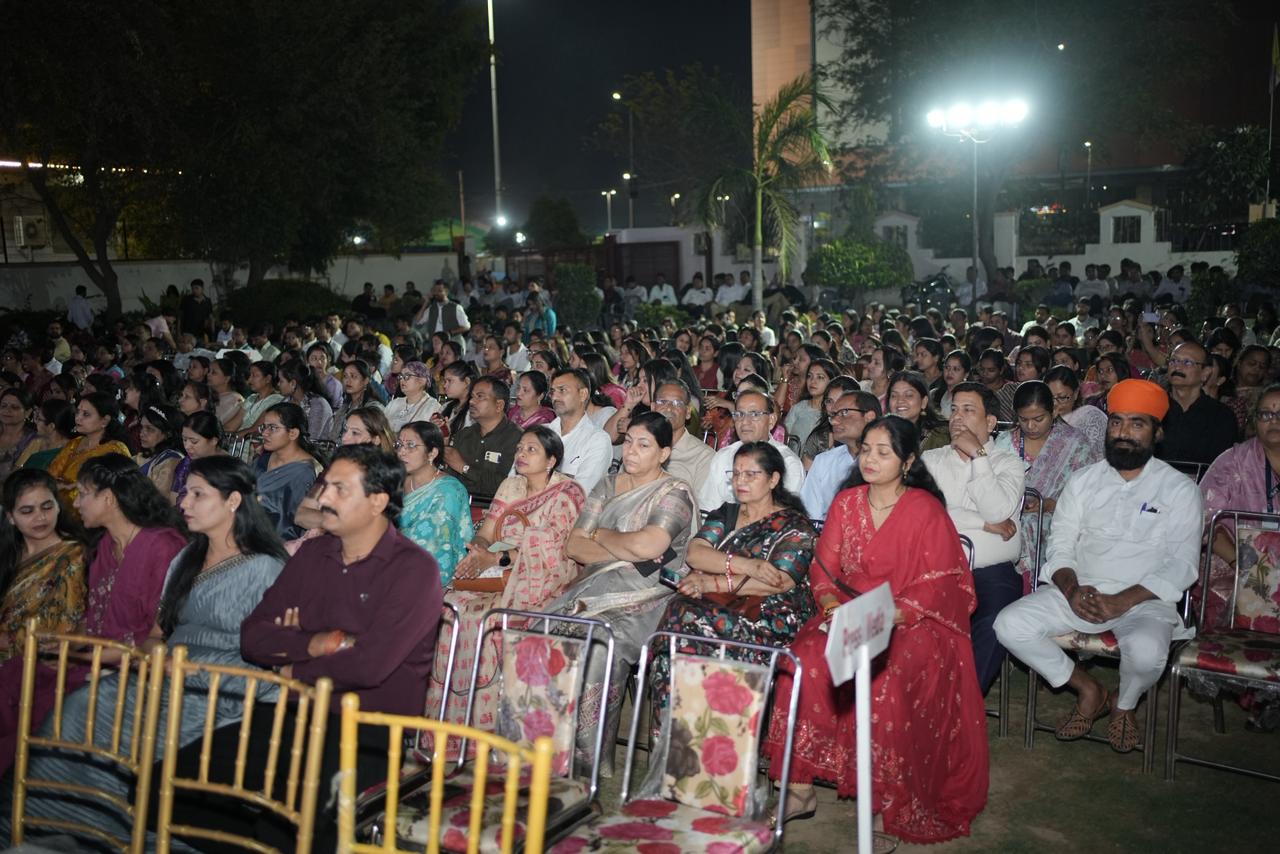 अपेक्स यूनिवर्सिटी में भक्ति और संगीत का अद्भुत संगम, सुरेश वाडकर ने बांधा समां