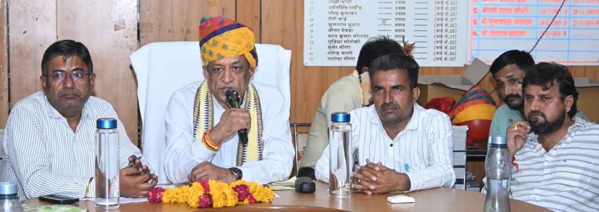 बिजली-पानी की समस्या पर कैबिनेट मंत्री जोराराम कुमावत सख्त