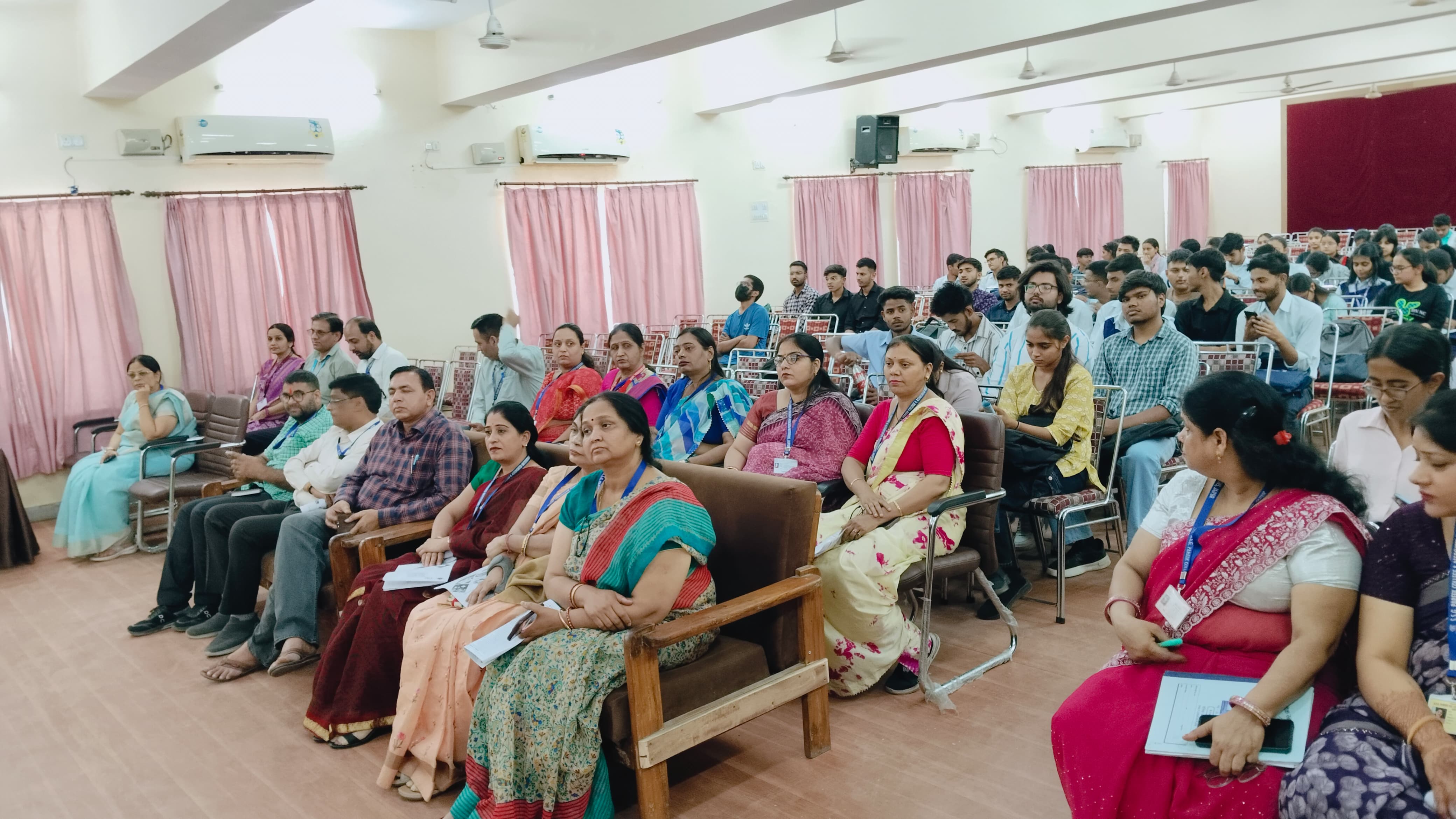 एसएसजी पारीक कॉलेज ऑफ एजुकेशन में इग्नू जागरूकता कार्यक्रम: नियमित डिग्री के साथ डुअल डिग्री से संवर सकता है भविष्य