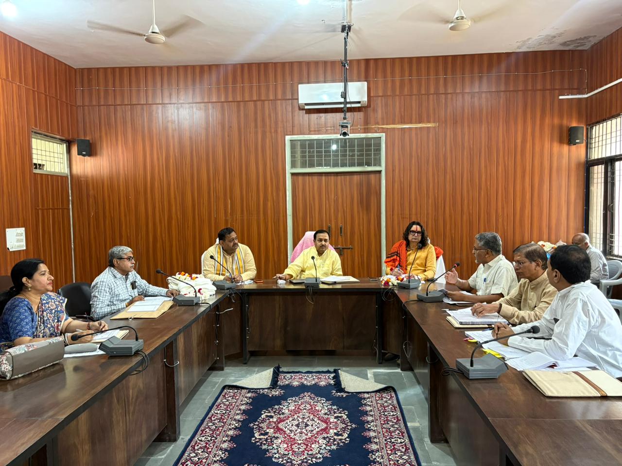 जगद्गुरु रामानन्दाचार्य राजस्थान संस्कृत विश्वविद्यालय की सिंडिकेट बैठक में ऐतिहासिक निर्णय ​शिक्षकों के दो दशक पुराने CAS प्रकरणों का निस्तारण, पदोन्नति और सातवें वेतनमान के एरियर को स्वीकृति