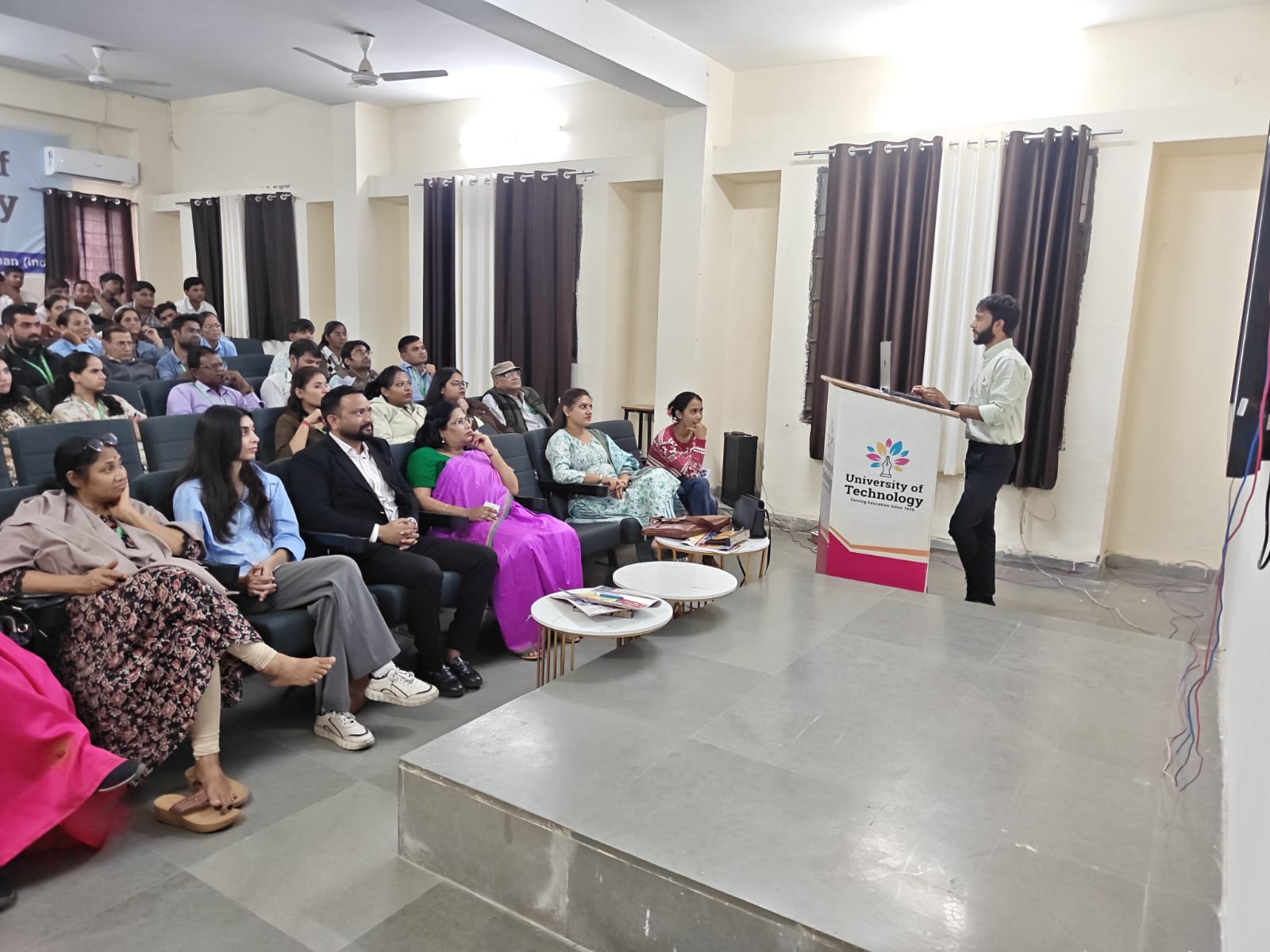 यूनिवर्सिटी ऑफ टेक्नोलॉजी, वाटिका जयपुर में साइबर सुरक्षा जागरूकता पर सेमिनार का सफल आयोजन