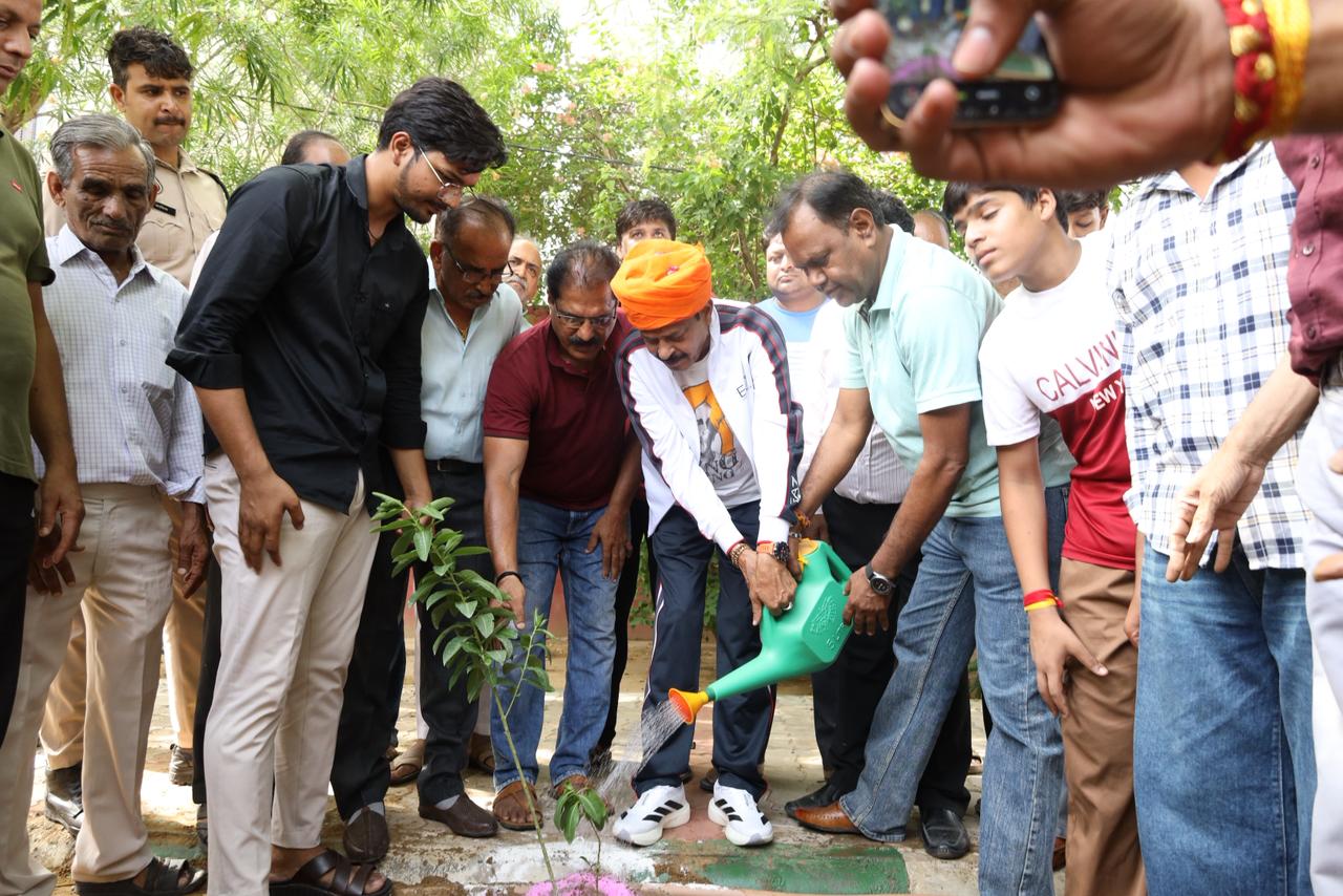 गोपाल बाड़ी में वृक्षारोपण एवं परिंडा अभियान का सफल आयोजन, 400 से अधिक लोगों ने की सहभागिता, हरियाली का संदेश