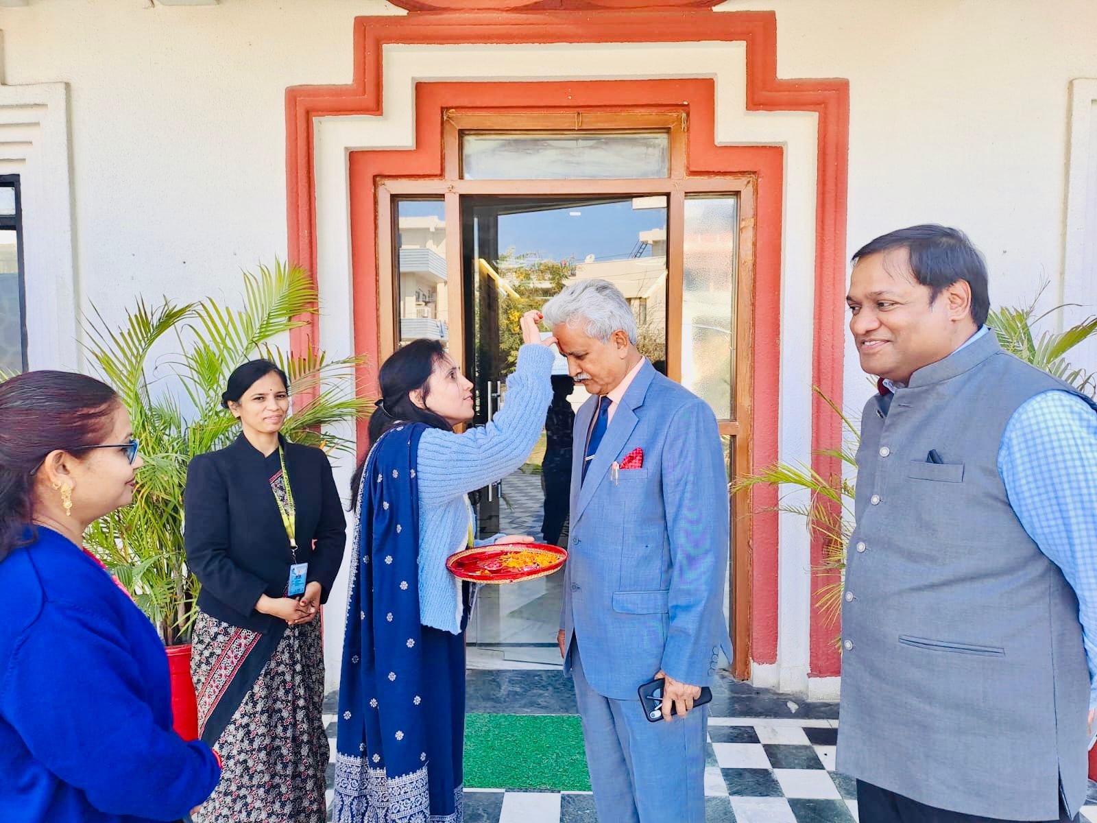 दीपशिखा ग्रुप (यूनिवर्सिटी ऑफ टेक्नोलॉजी) में प्रो. अमरिका सिंह का गरिमामय स्वागत
