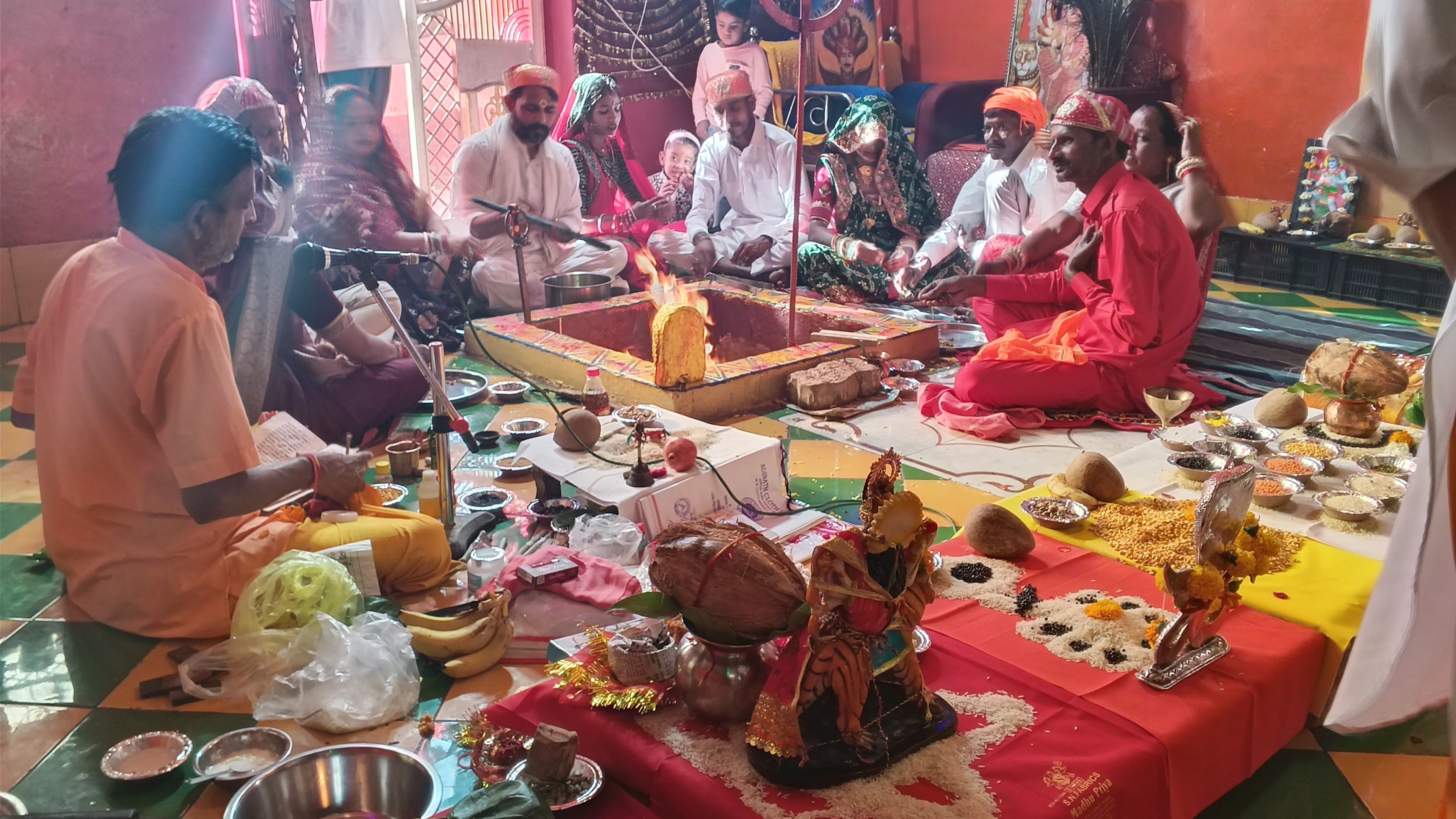 श्री काली कल्याण धाम मंदिर मोंगियावाडा खेरवाड़ा में चैत्र नवरात्रि का हवन पूजन किया