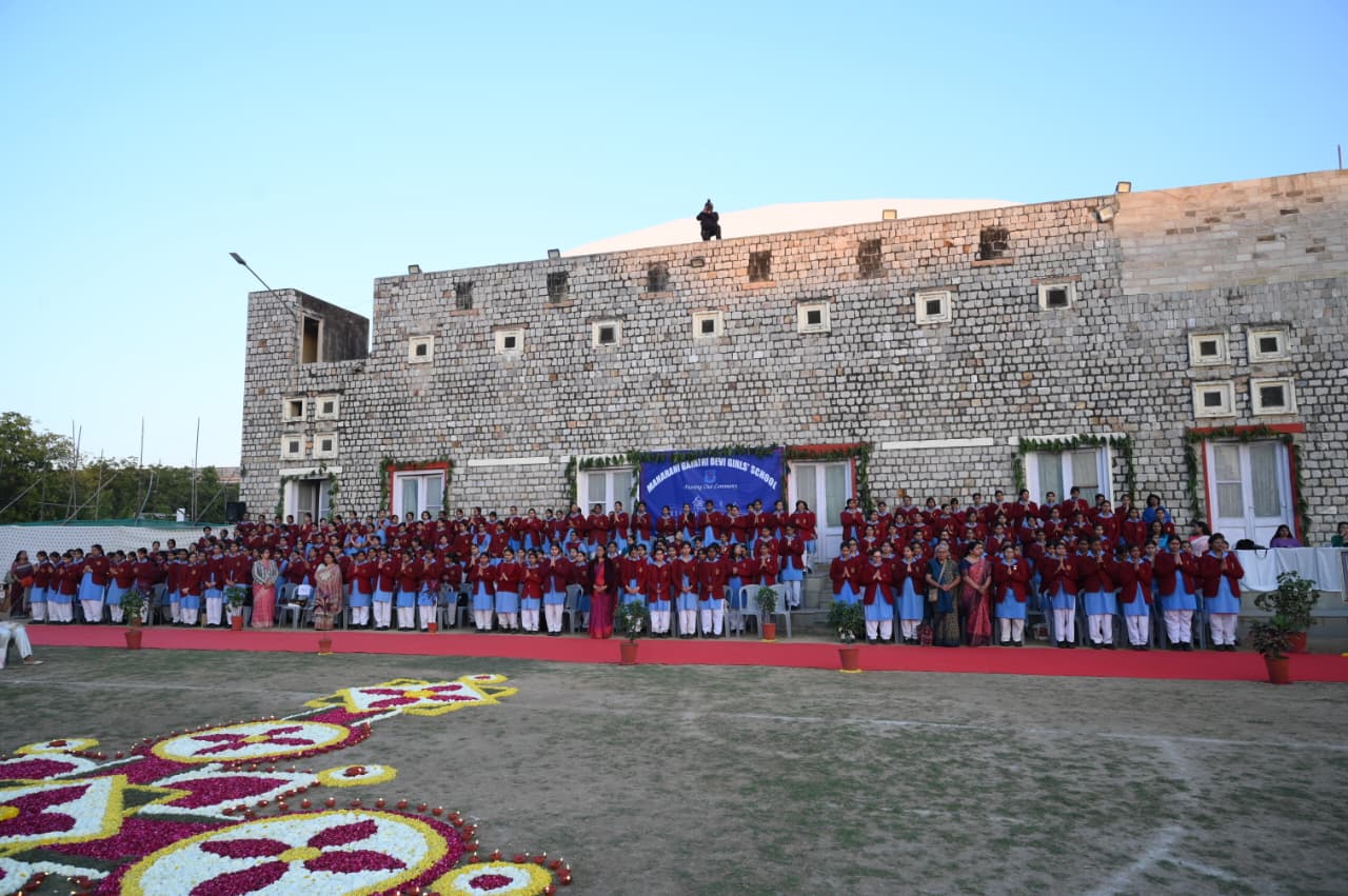 बारहवीं की छात्राओं के लिए आशीर्वाद समारोह का आयोजन