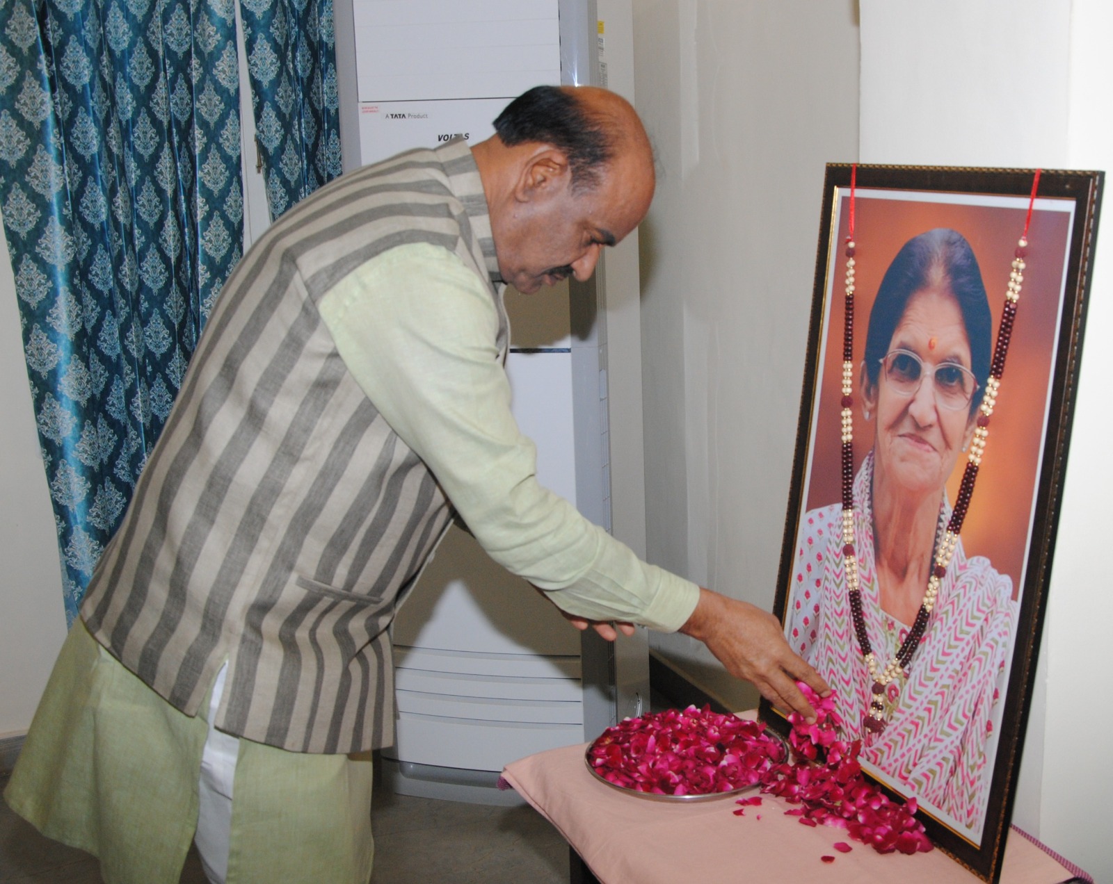 स्‍पीकर देवनानी की पत्‍नी के निधन पर लोकसभा अध्‍यक्ष ओम बिरला ने संवेदना व्‍यक्‍त की