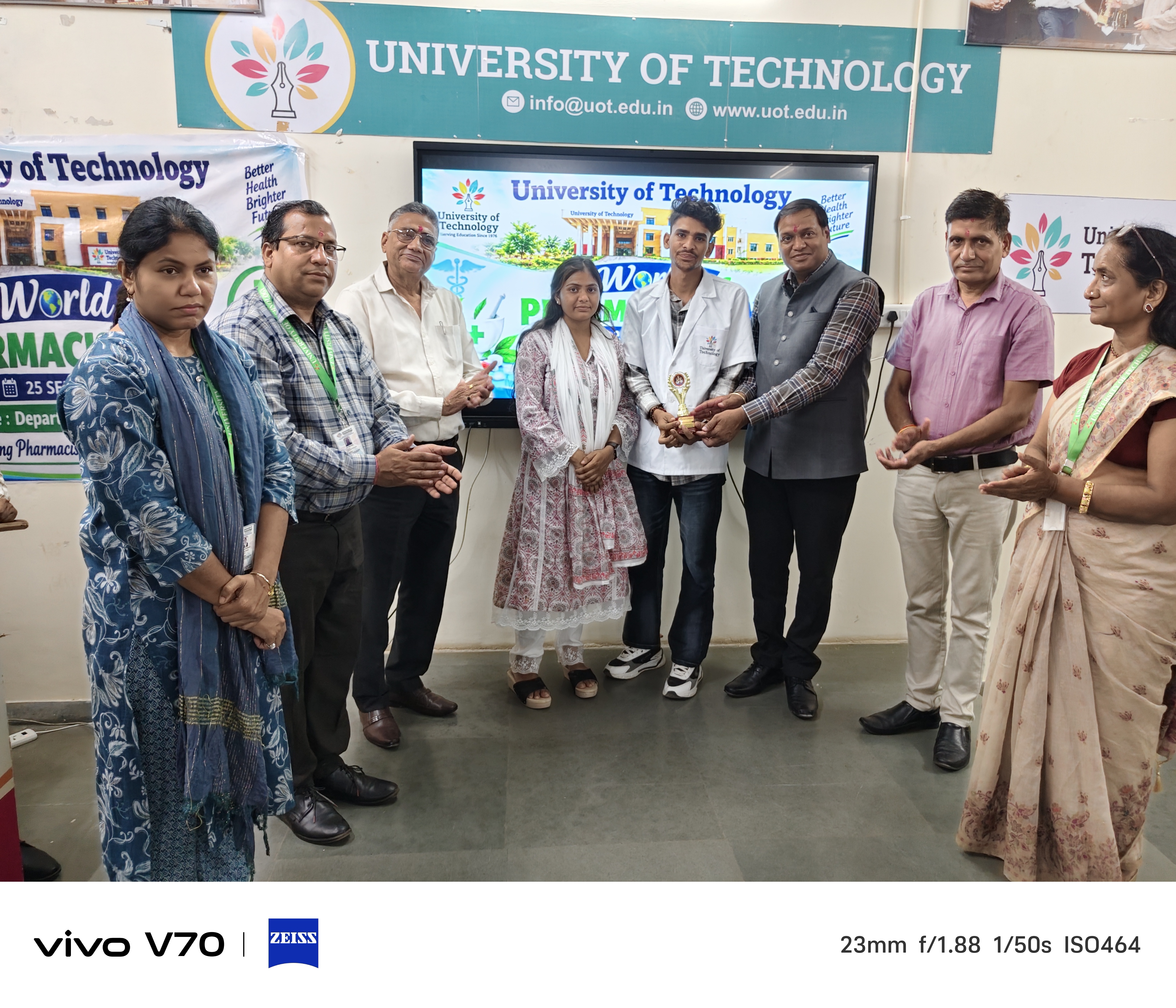 यूनिवर्सिटी ऑफ टेक्नोलॉजी, जयपुर में विश्व फार्मासिस्ट दिवस हर्षोल्लास के साथ मनाया गया