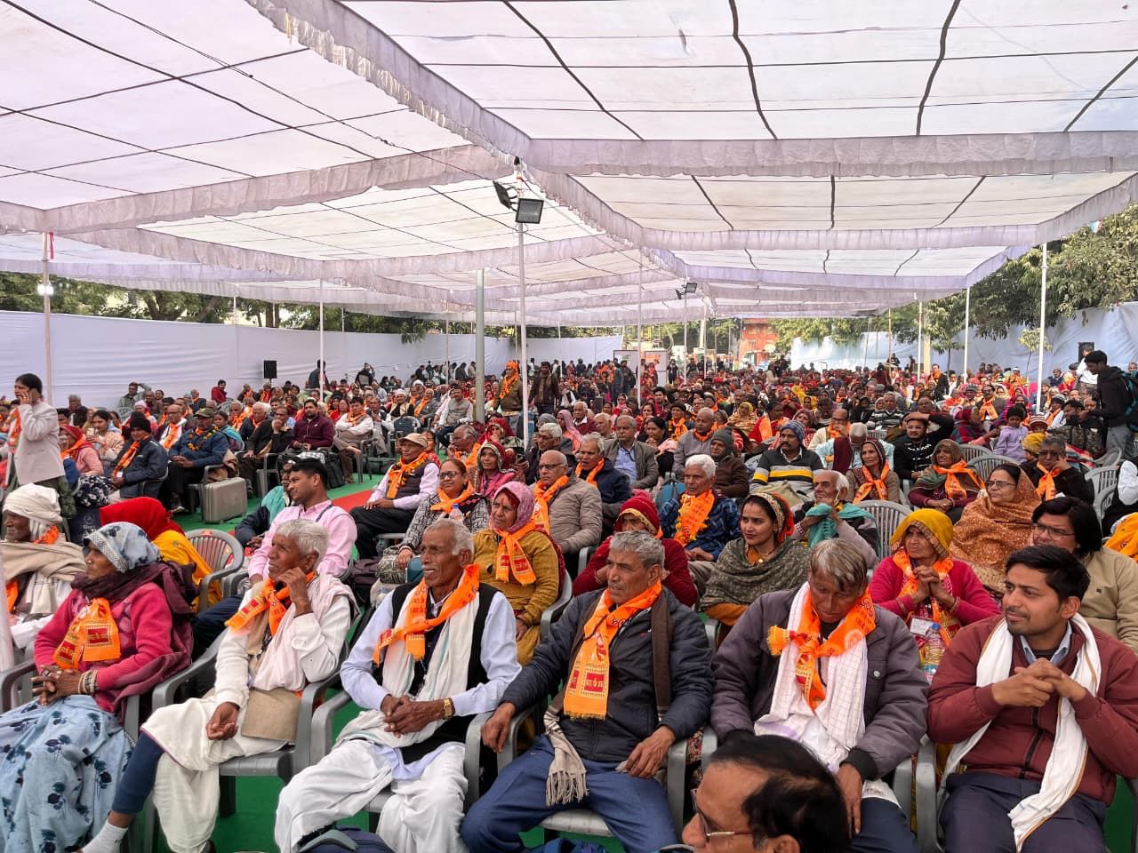 वरिष्ठ नागरिक तीर्थ यात्रा योजना  1002 वरिष्ठजनों को लेकर विशेष ट्रेन जगन्नाथ पुरी के लिए हुए रवाना