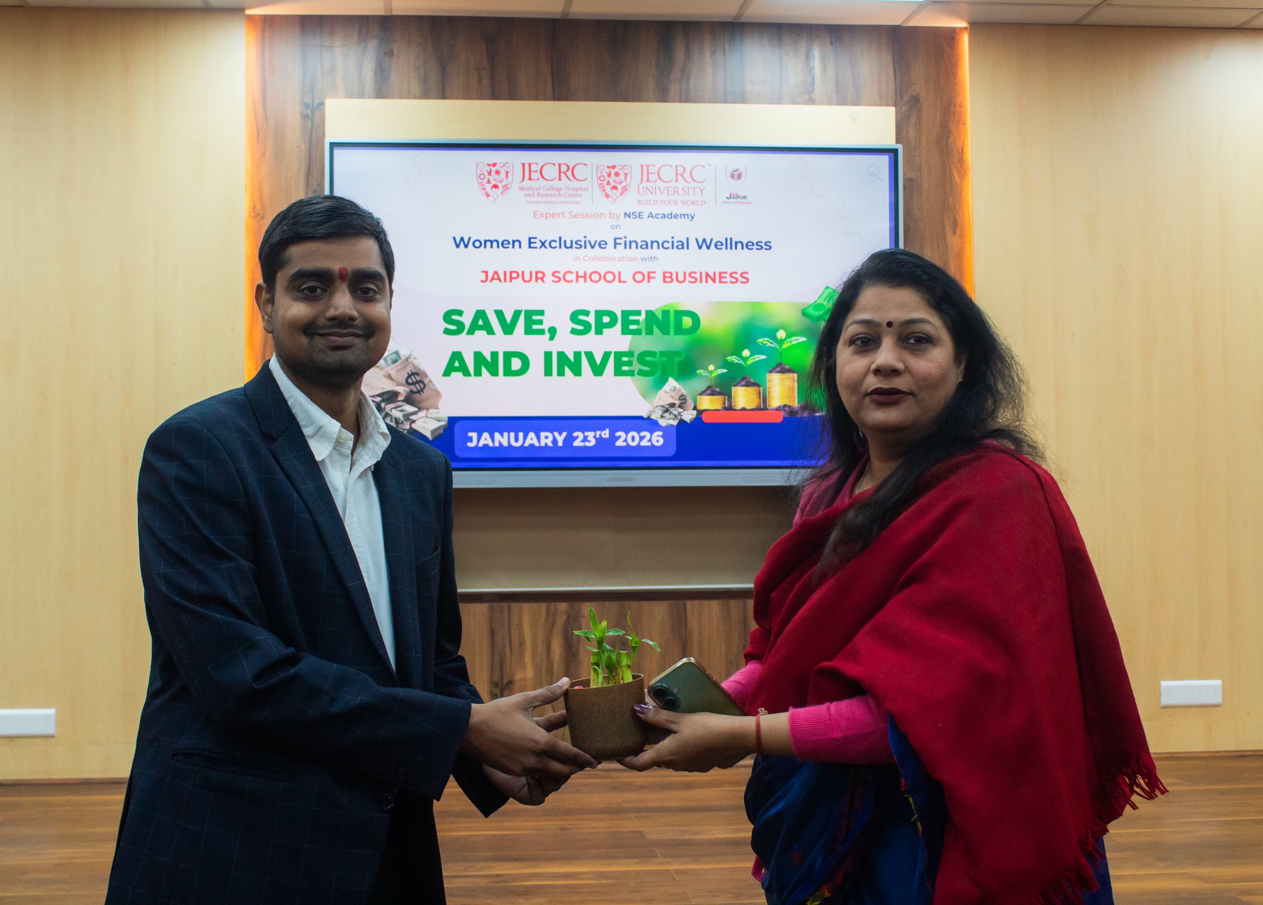 जेईसीआरसी में बेटियों को मिला 'फाइनेंशियल फ्रीडम' का मंत्र: अब घर की लक्ष्मी खुद संभालेगी देश की इकोनॉमी