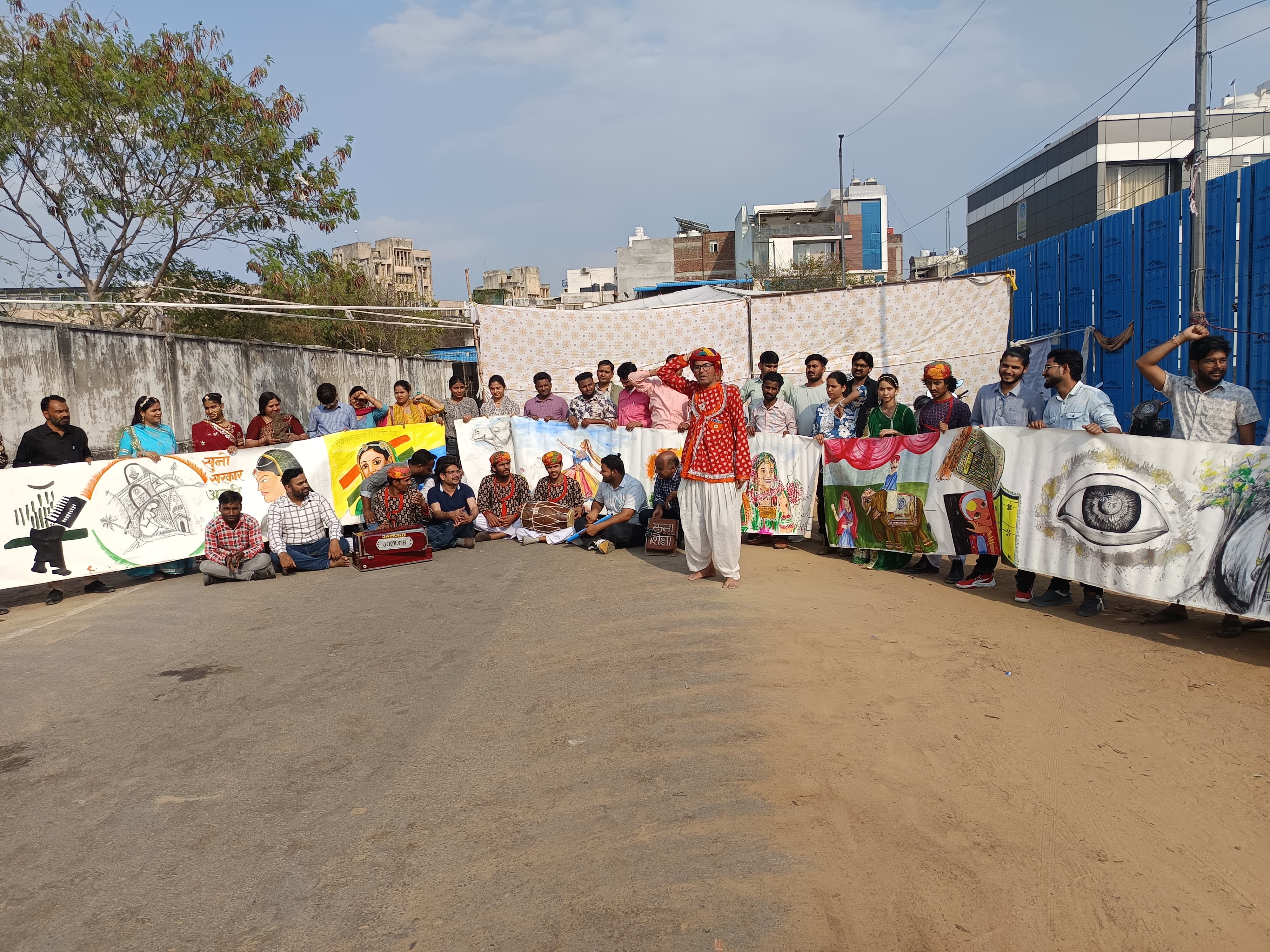 अहिंसात्मक आन्दोलन क्या नहीं सूनती सरकार