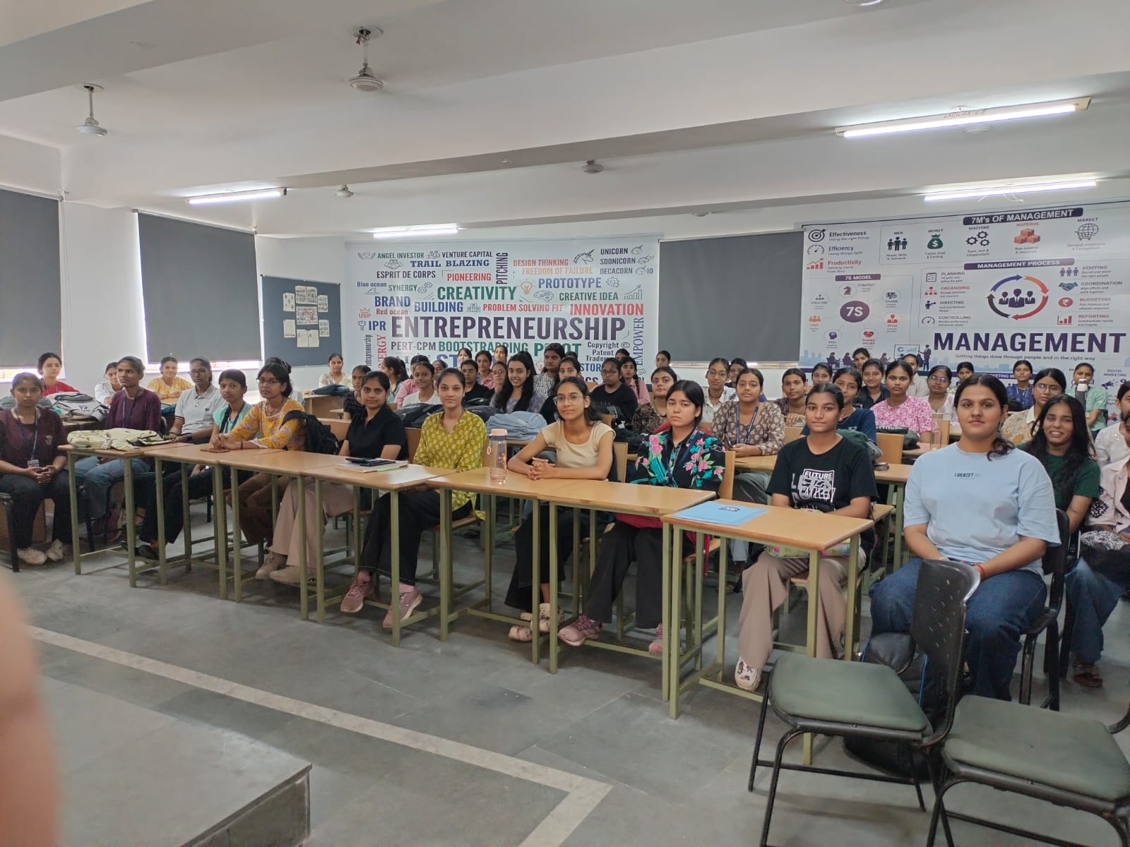 वित्तीय साक्षरता पर शैक्षणिक फ़िल्म ‘‘वन इडियट’’ का प्रदर्शन
