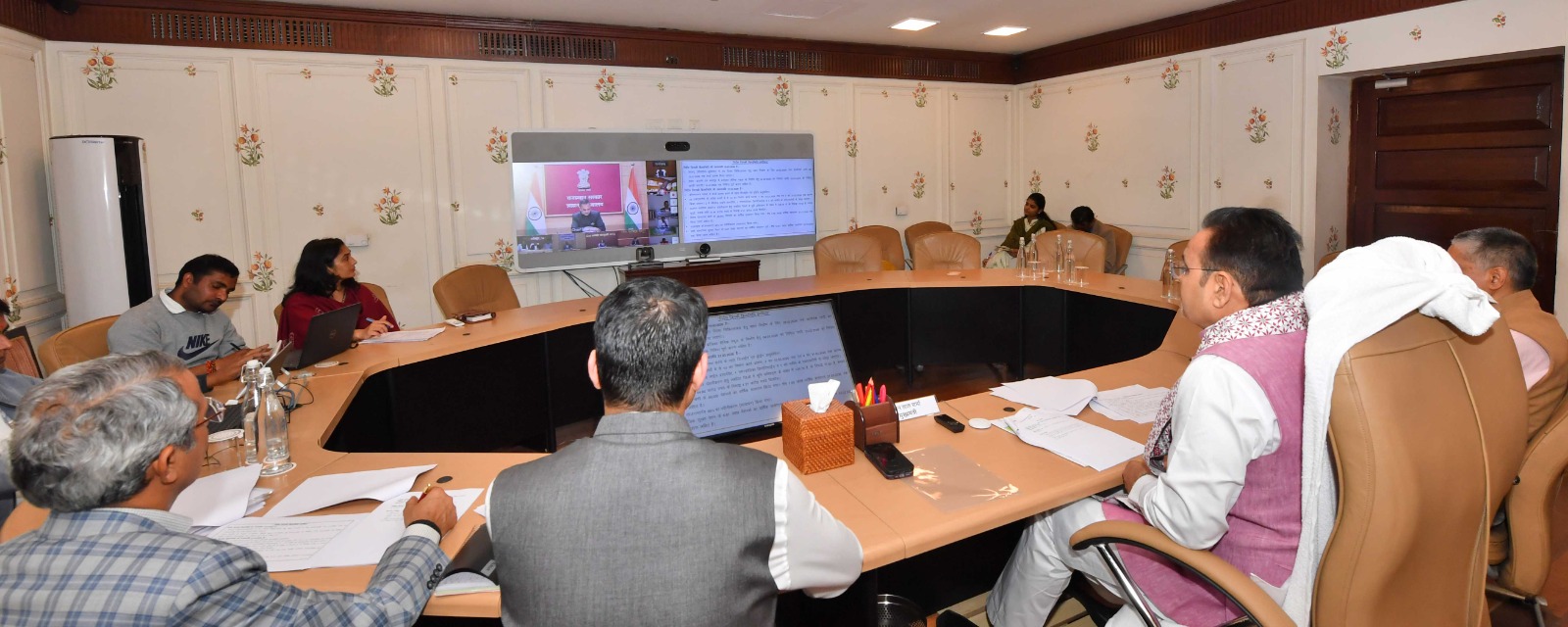 मुख्यमंत्री ने की 84 हजार 282 करोड़ रुपये की परियोजनाओं पर प्रगति की समीक्षा