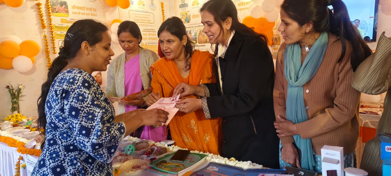 राज्य स्तरीय प्रदर्शनी में महिला एवं बाल विकास विभाग की योजनाओं के प्रति दिख रहा उत्साह
