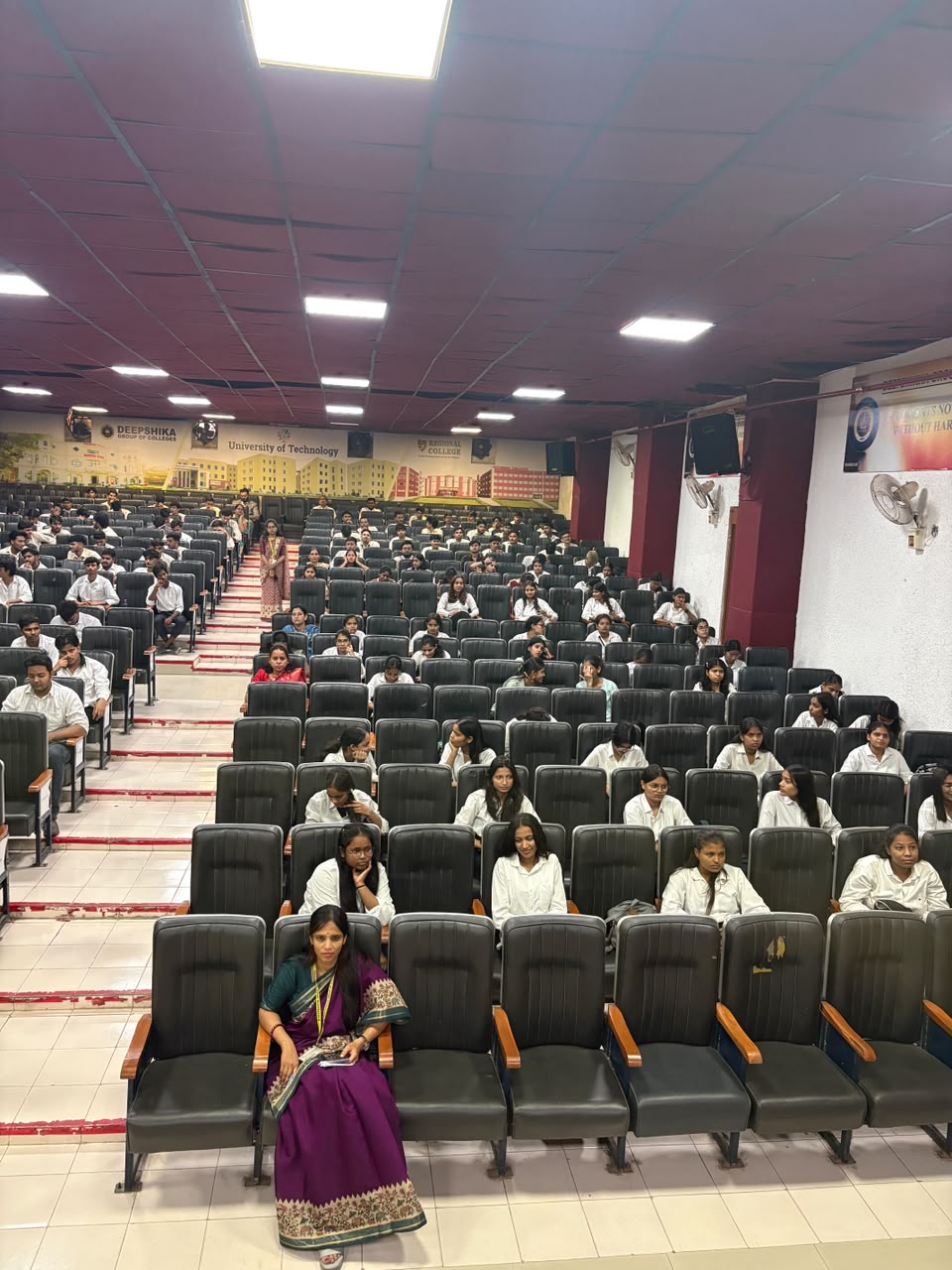 दीपशिखा कॉलेज में ‘दीक्षारंभ 2026-27’ ओरिएंटेशन कार्यक्रम एवं ‘फ्यूज़न फेस्ट 2026’ का भव्य शुभारंभ