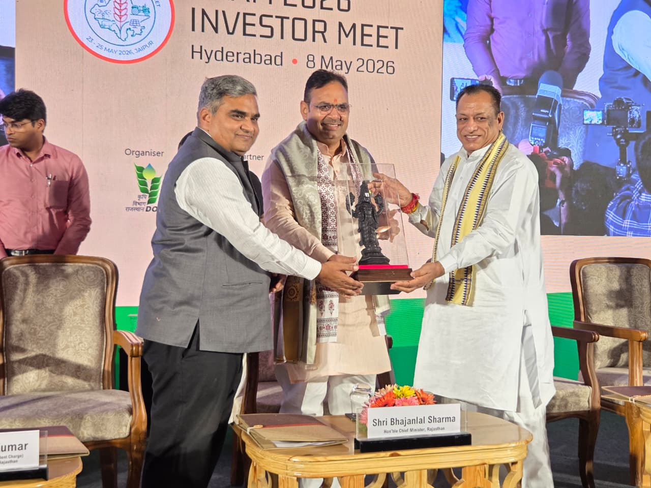 प्रवासी राजस्थानी अपनी जन्मभूमि में भी औद्योगिक इकाईयां स्थापित करें : पशुपालन मंत्री