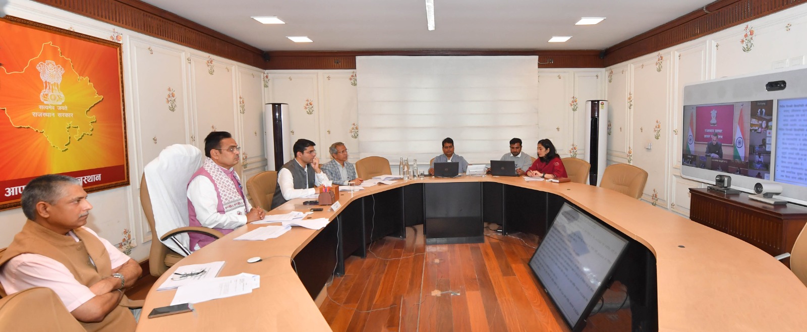 मुख्यमंत्री ने की 84 हजार 282 करोड़ रुपये की परियोजनाओं पर प्रगति की समीक्षा
